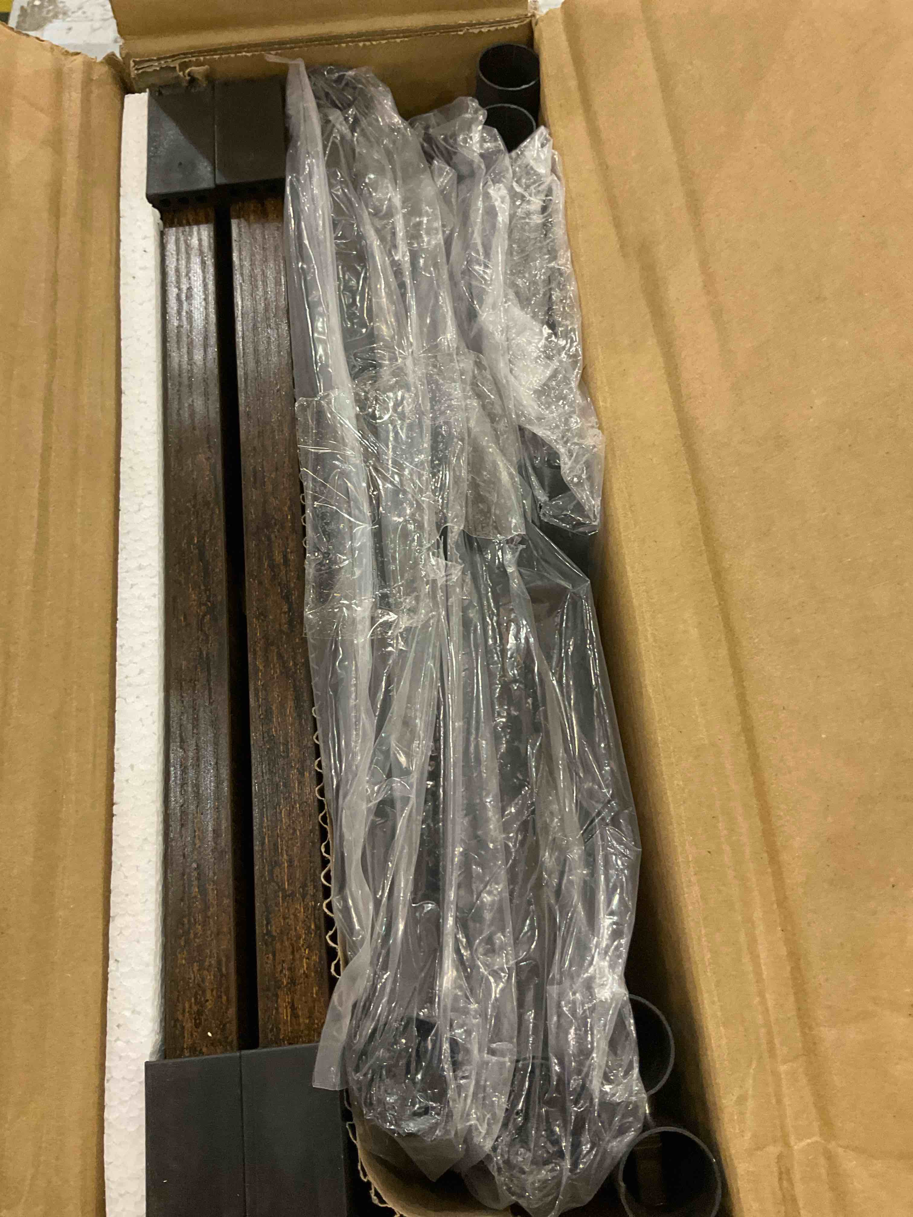https://s3.amazonaws.com/lotting-images-prod/BargainHunt/EXS01294630_1713362746251.jpeg