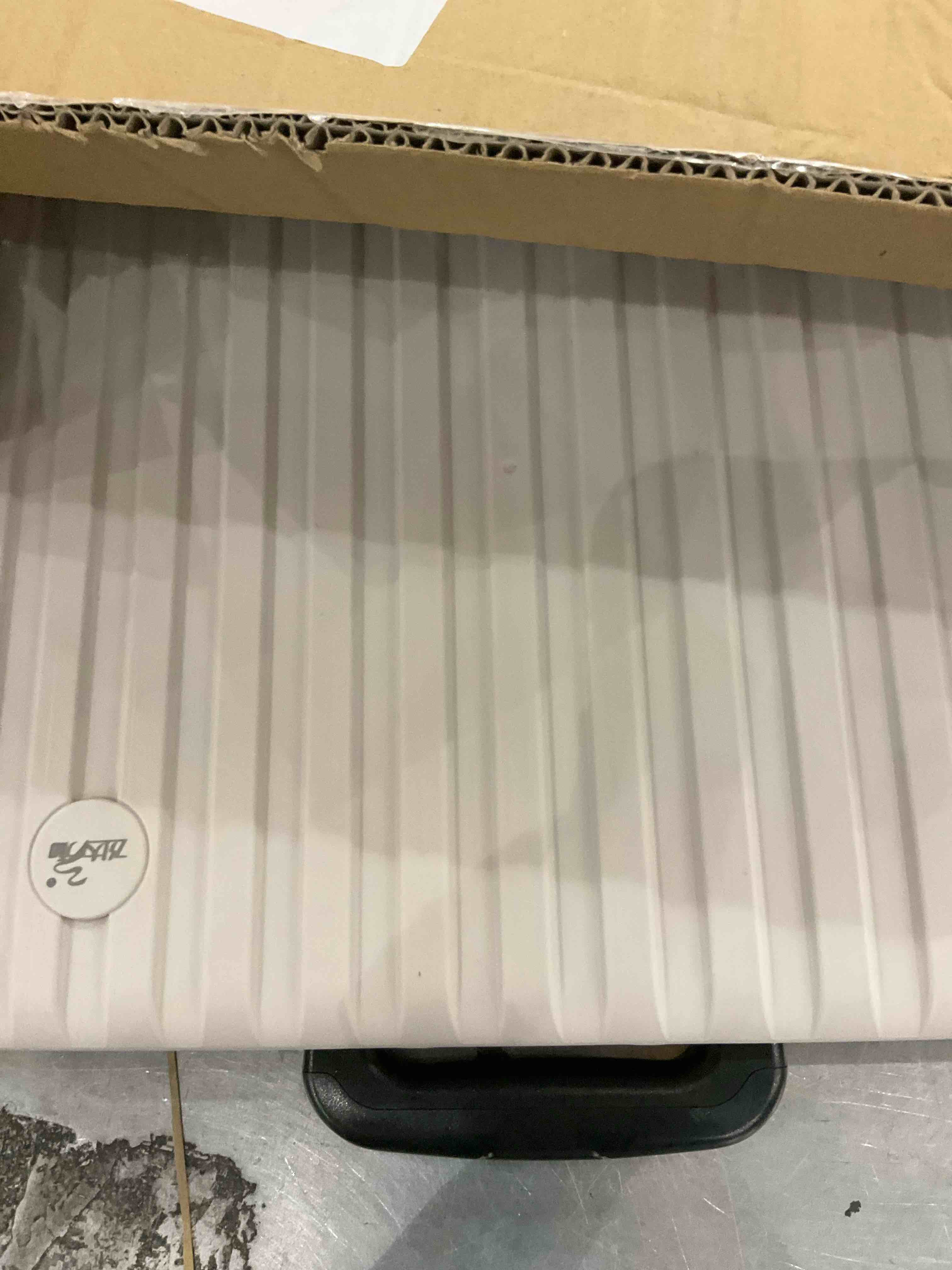 https://s3.amazonaws.com/lotting-images-prod/BargainHunt/EXS01294793_1713451690228.jpeg