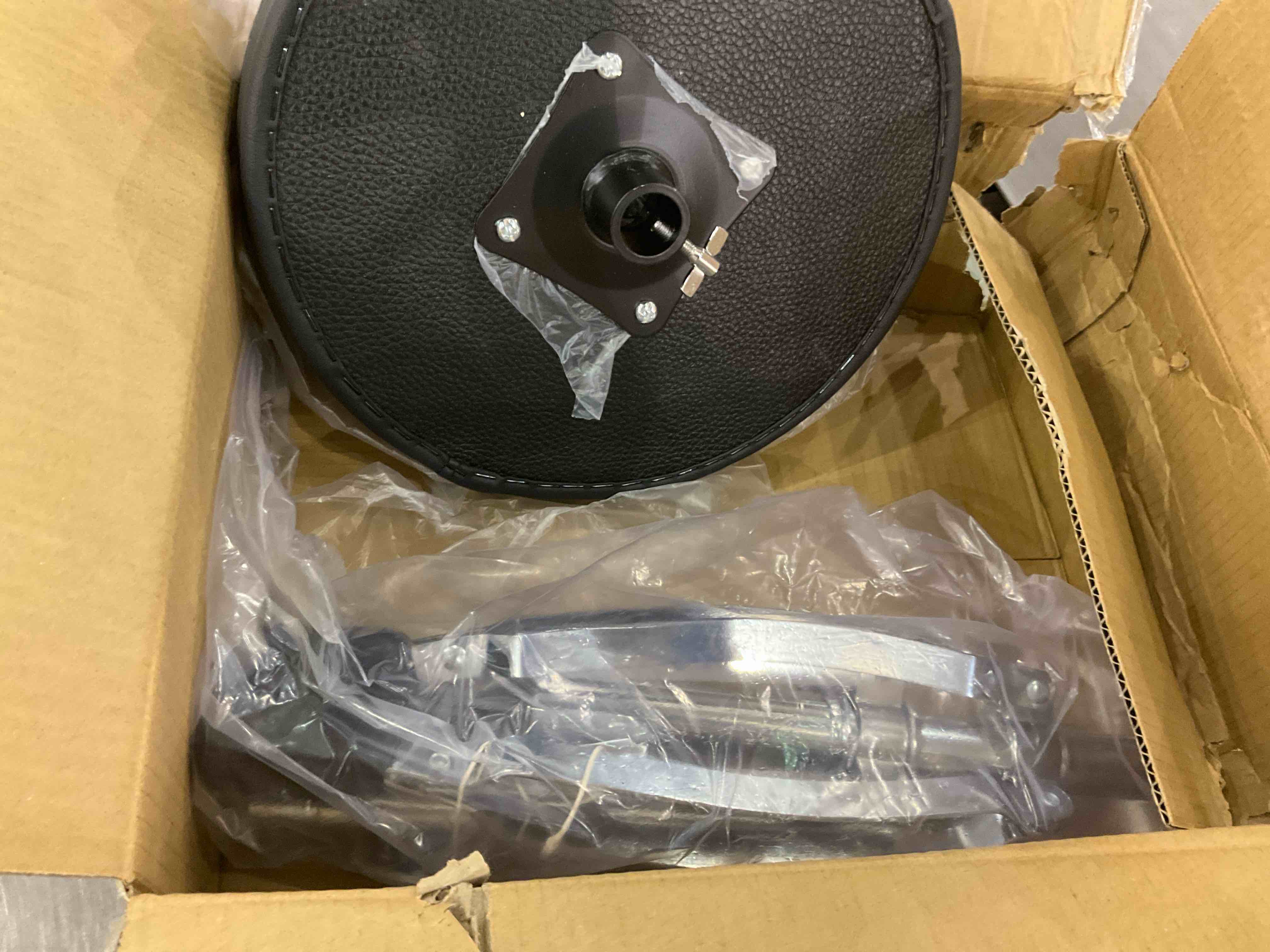 https://s3.amazonaws.com/lotting-images-prod/BargainHunt/EXS01295046_1712670772027.jpeg