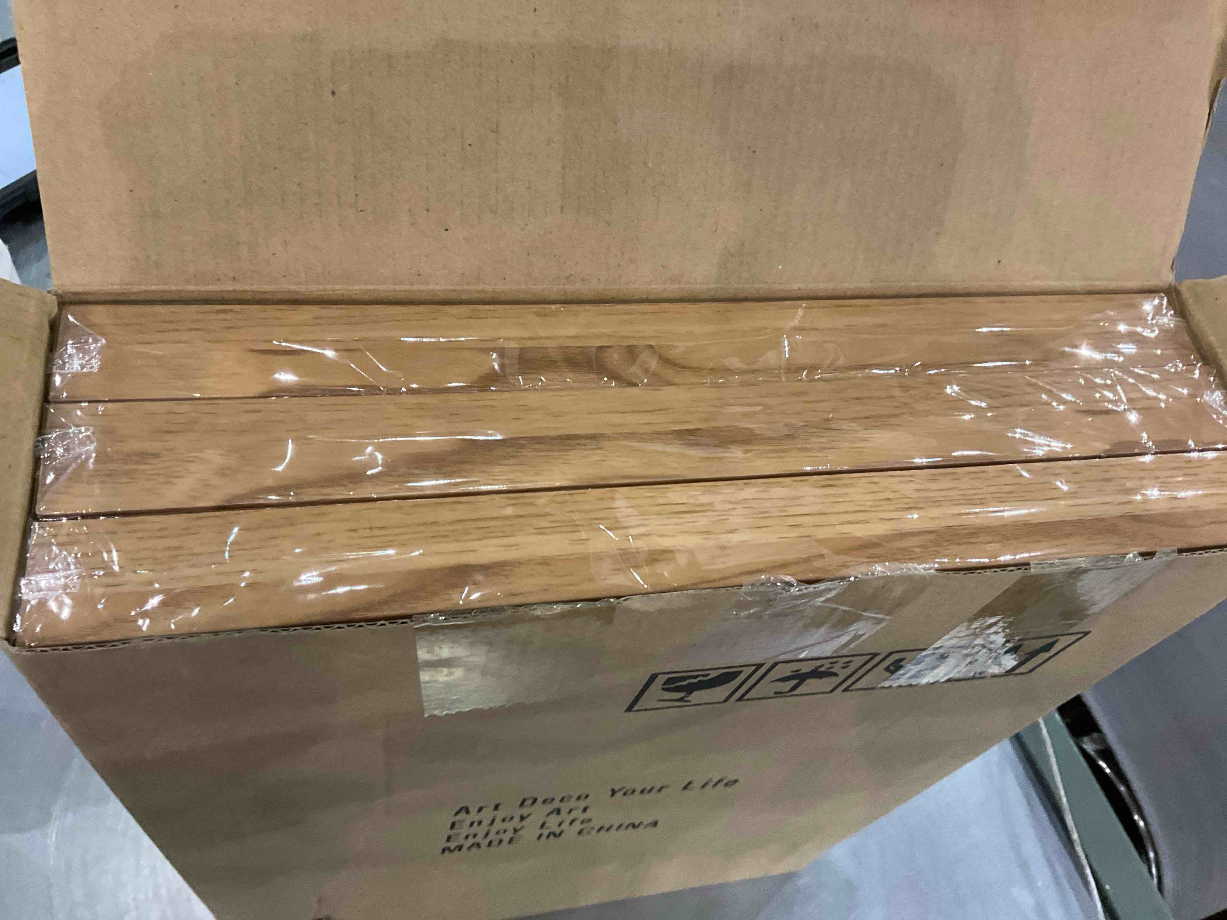 https://s3.amazonaws.com/lotting-images-prod/BargainHunt/EXS01295166_1712749377208.jpeg