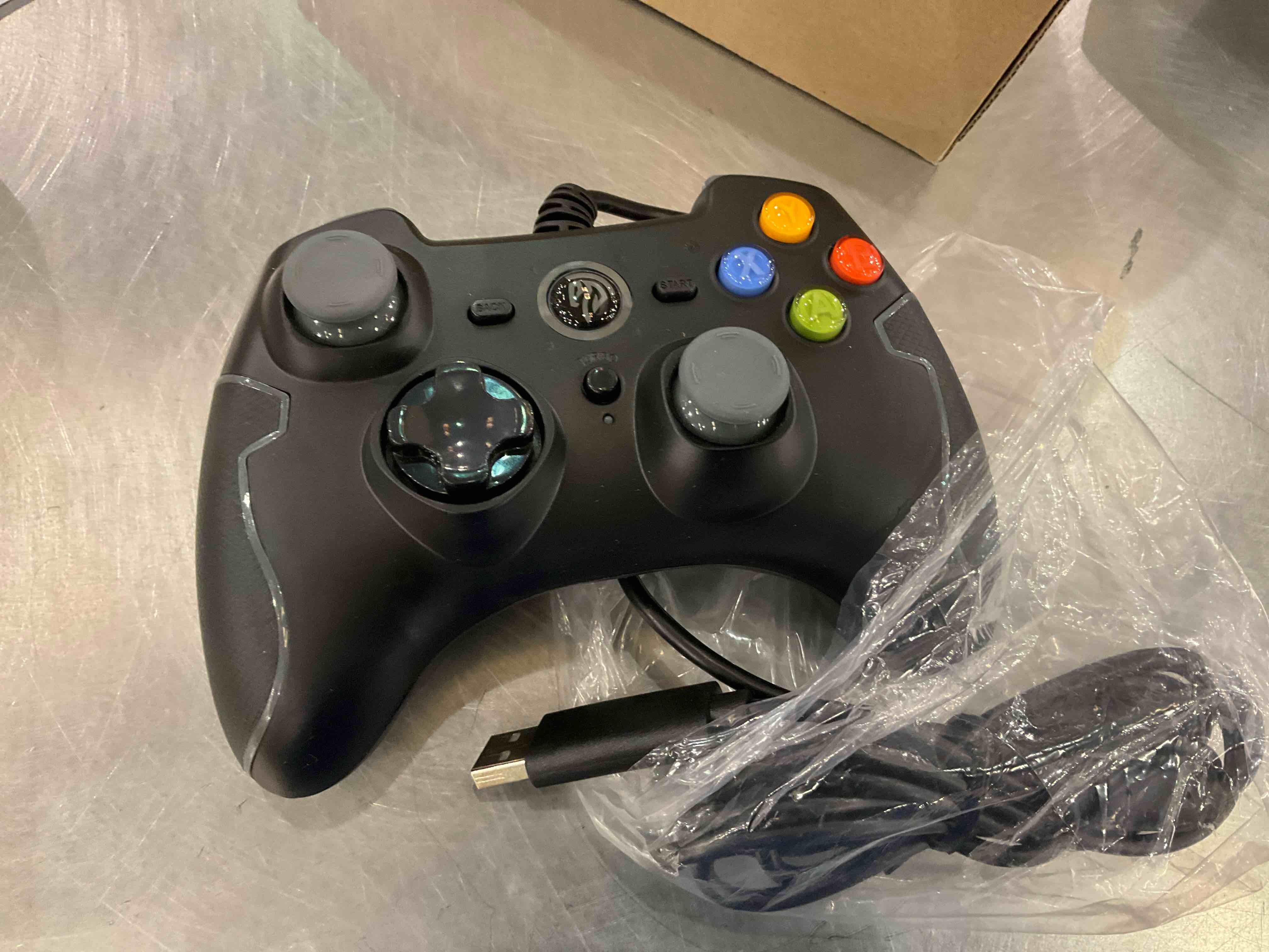 https://s3.amazonaws.com/lotting-images-prod/BargainHunt/EXS01295229_1712760159580.jpeg
