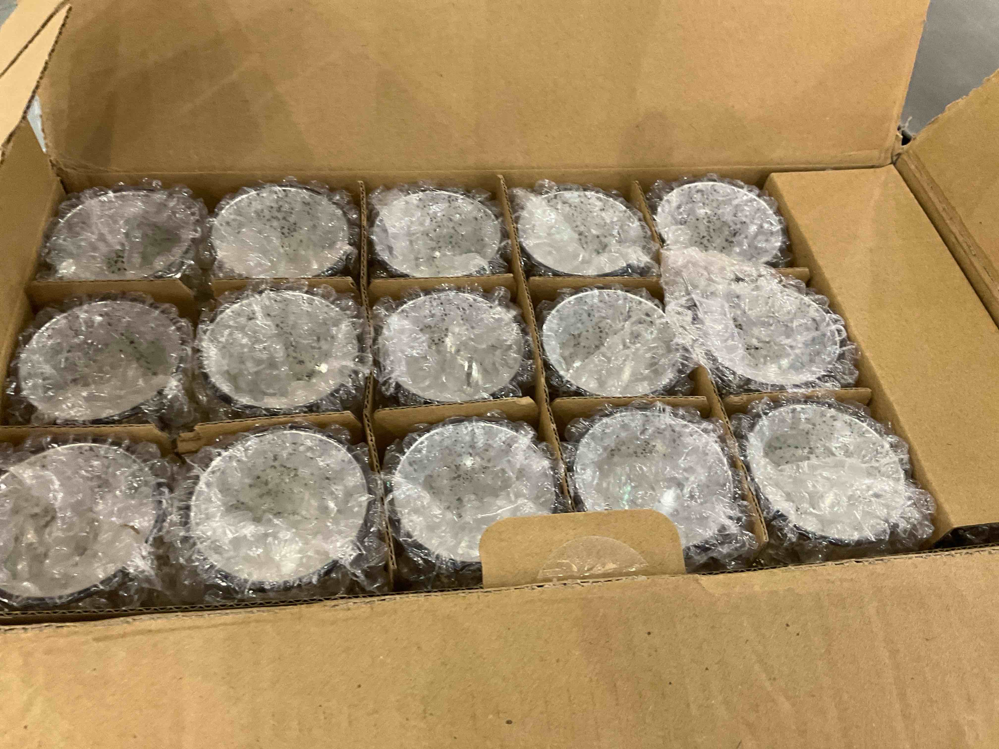 https://s3.amazonaws.com/lotting-images-prod/BargainHunt/EXS01295235_1712760844621.jpeg