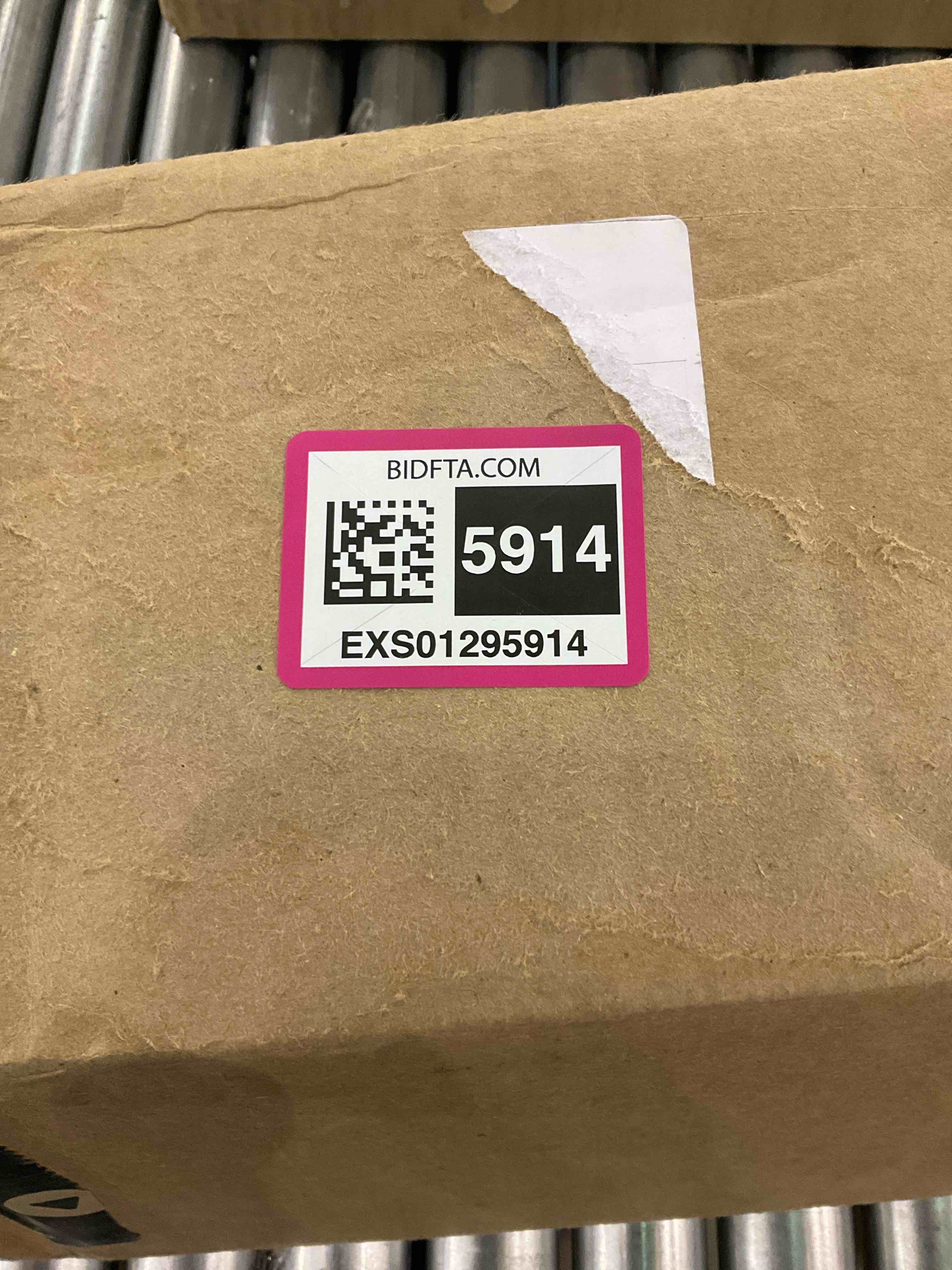 https://s3.amazonaws.com/lotting-images-prod/BargainHunt/EXS01295914_1713184364760.jpeg