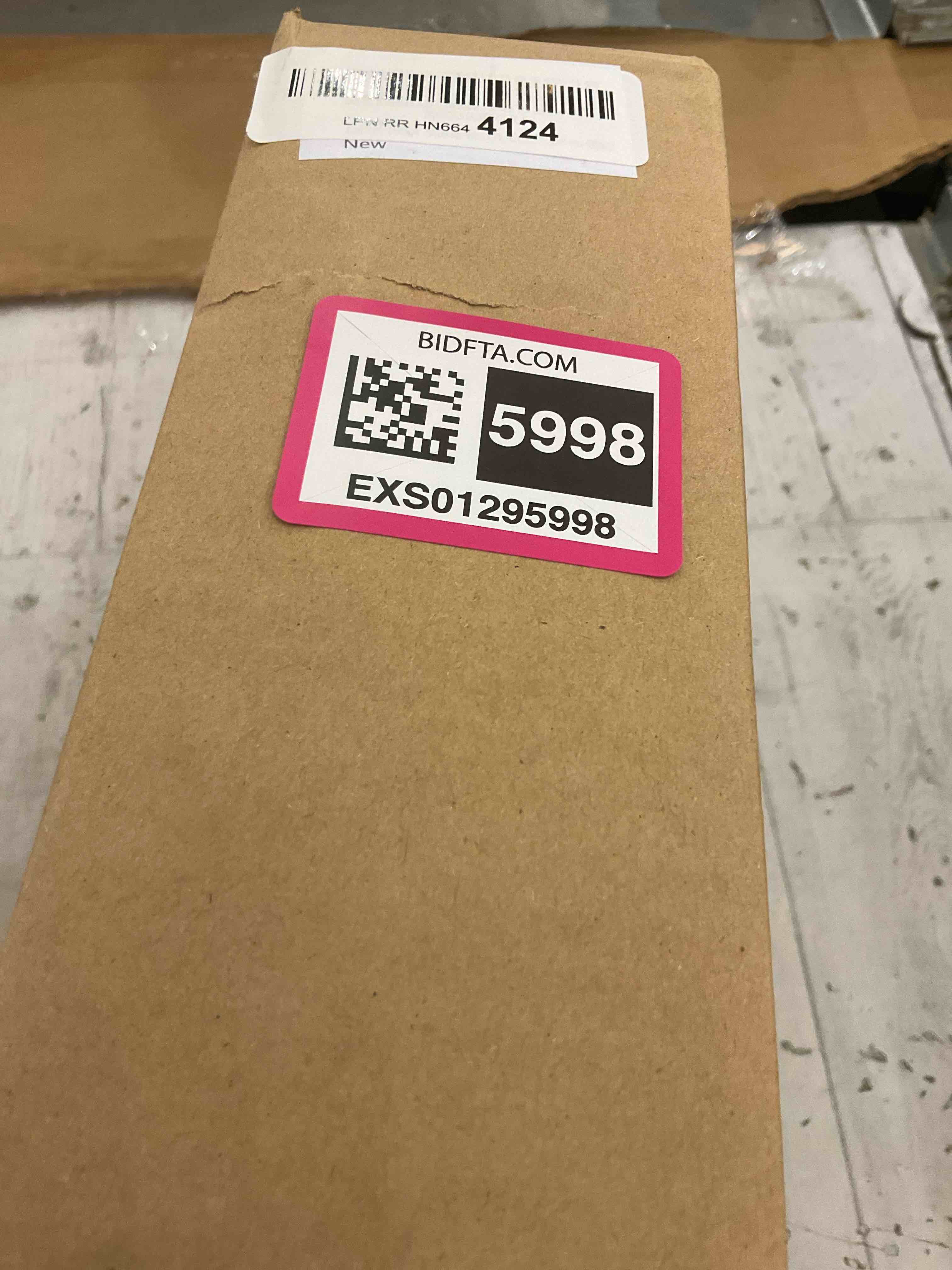 https://s3.amazonaws.com/lotting-images-prod/BargainHunt/EXS01295998_1713199592540.jpeg