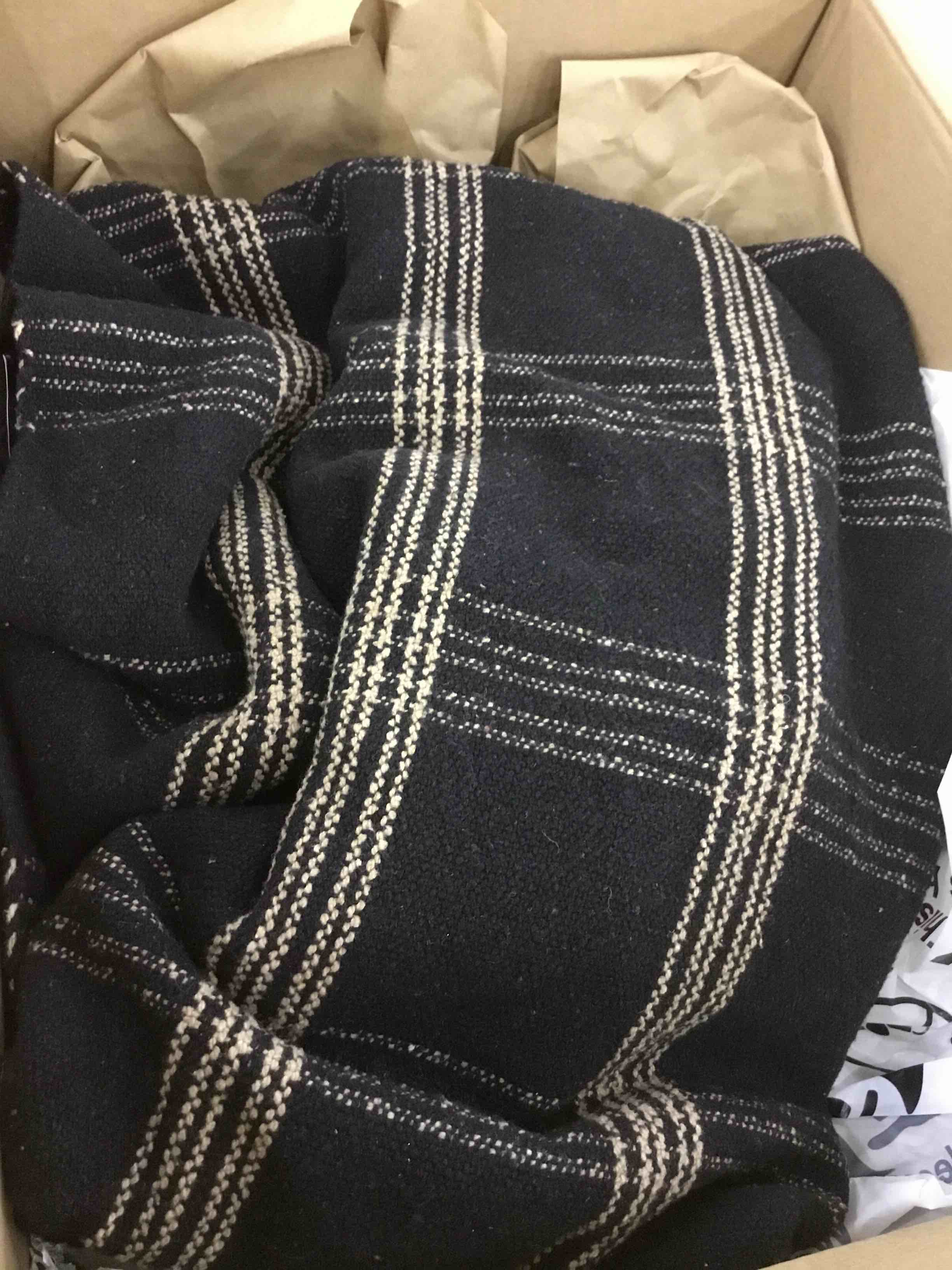 https://s3.amazonaws.com/lotting-images-prod/BargainHunt/EXS01296021_1717678251723.jpeg