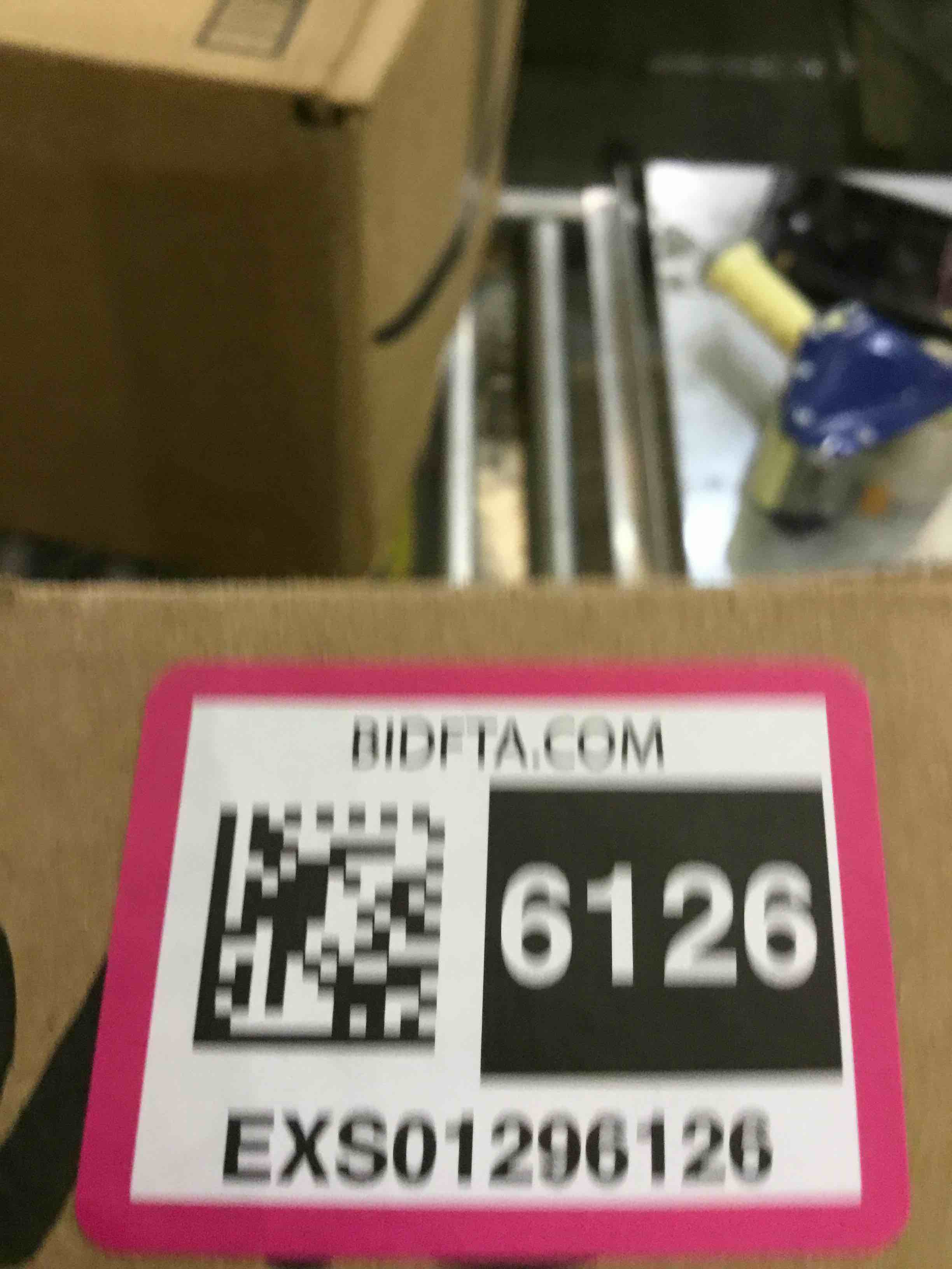 https://s3.amazonaws.com/lotting-images-prod/BargainHunt/EXS01296126_1717764154229.jpeg