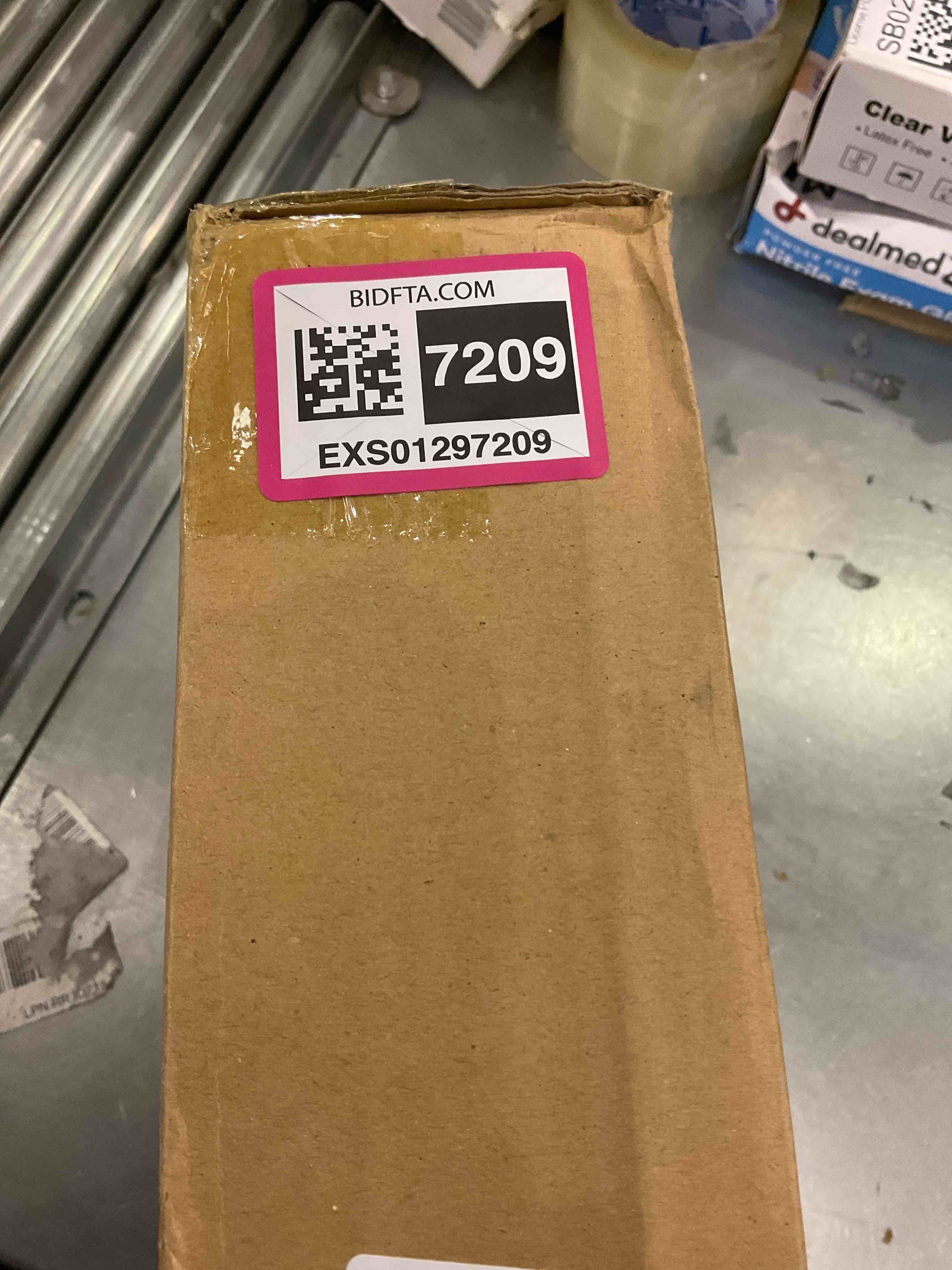https://s3.amazonaws.com/lotting-images-prod/BargainHunt/EXS01297209_1712588942629.jpeg