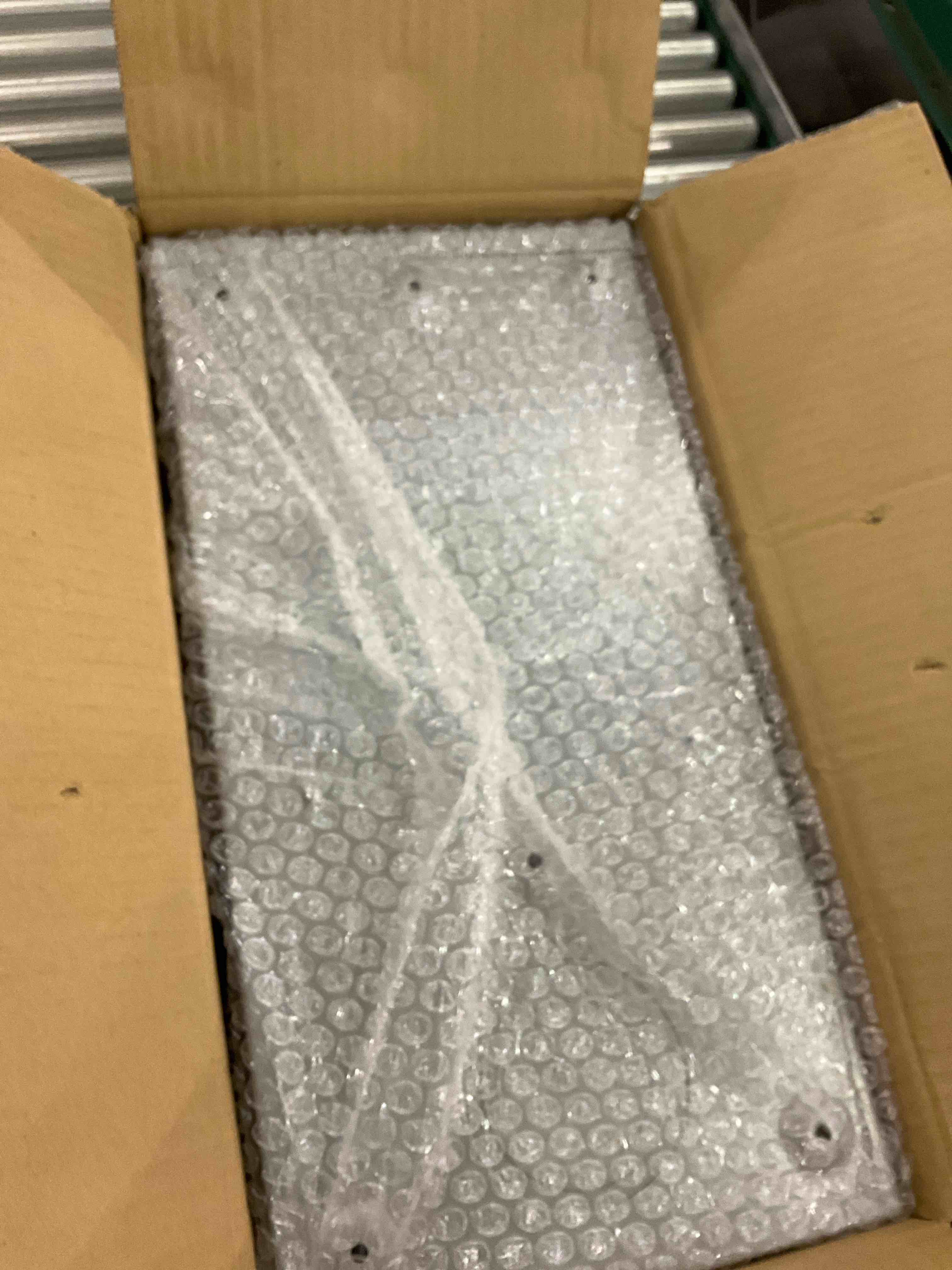 https://s3.amazonaws.com/lotting-images-prod/BargainHunt/EXS01297212_1712589205816.jpeg