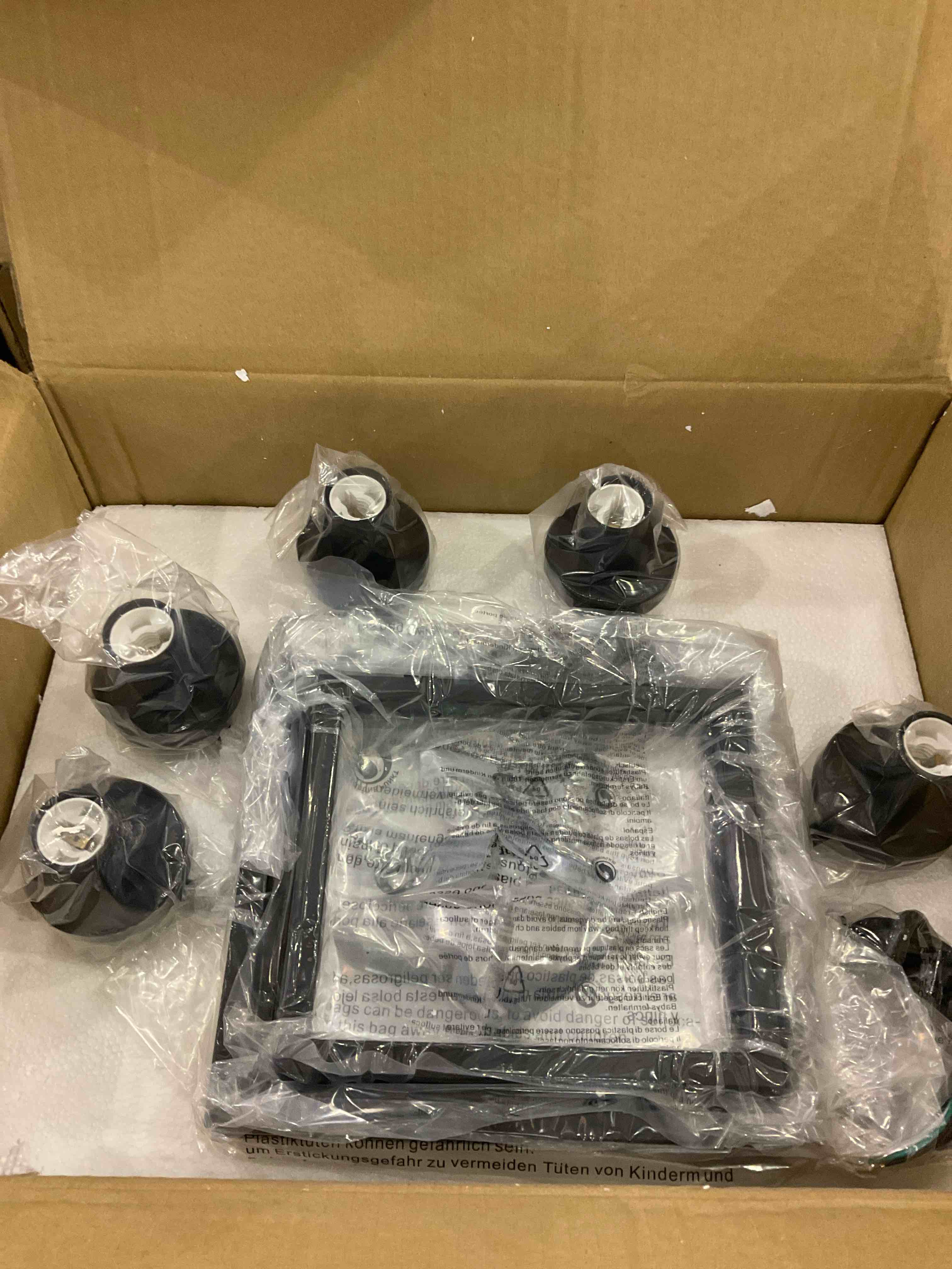 https://s3.amazonaws.com/lotting-images-prod/BargainHunt/EXS01297387_1712676829701.jpeg