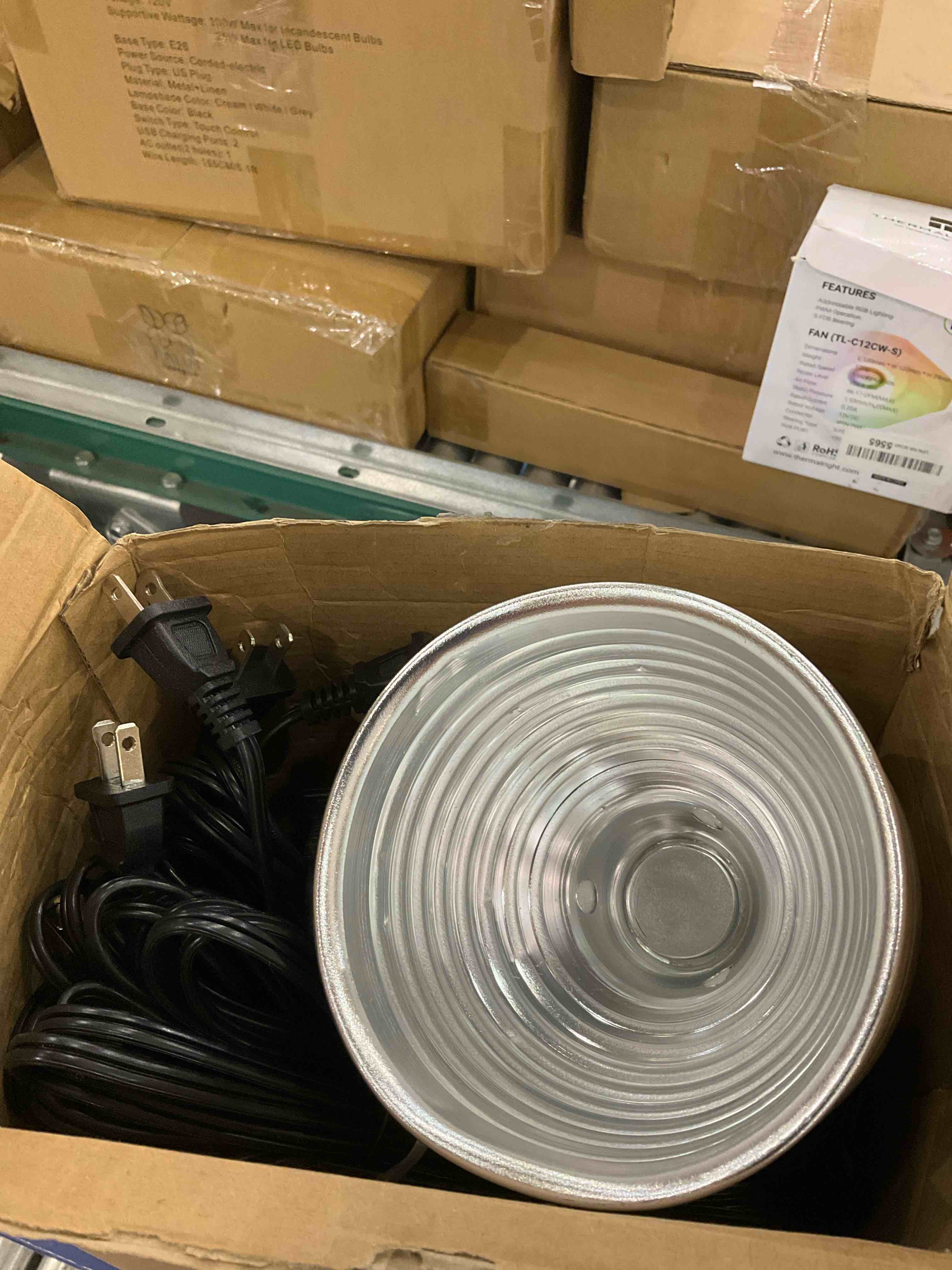 https://s3.amazonaws.com/lotting-images-prod/BargainHunt/EXS01297409_1712681635590.jpeg
