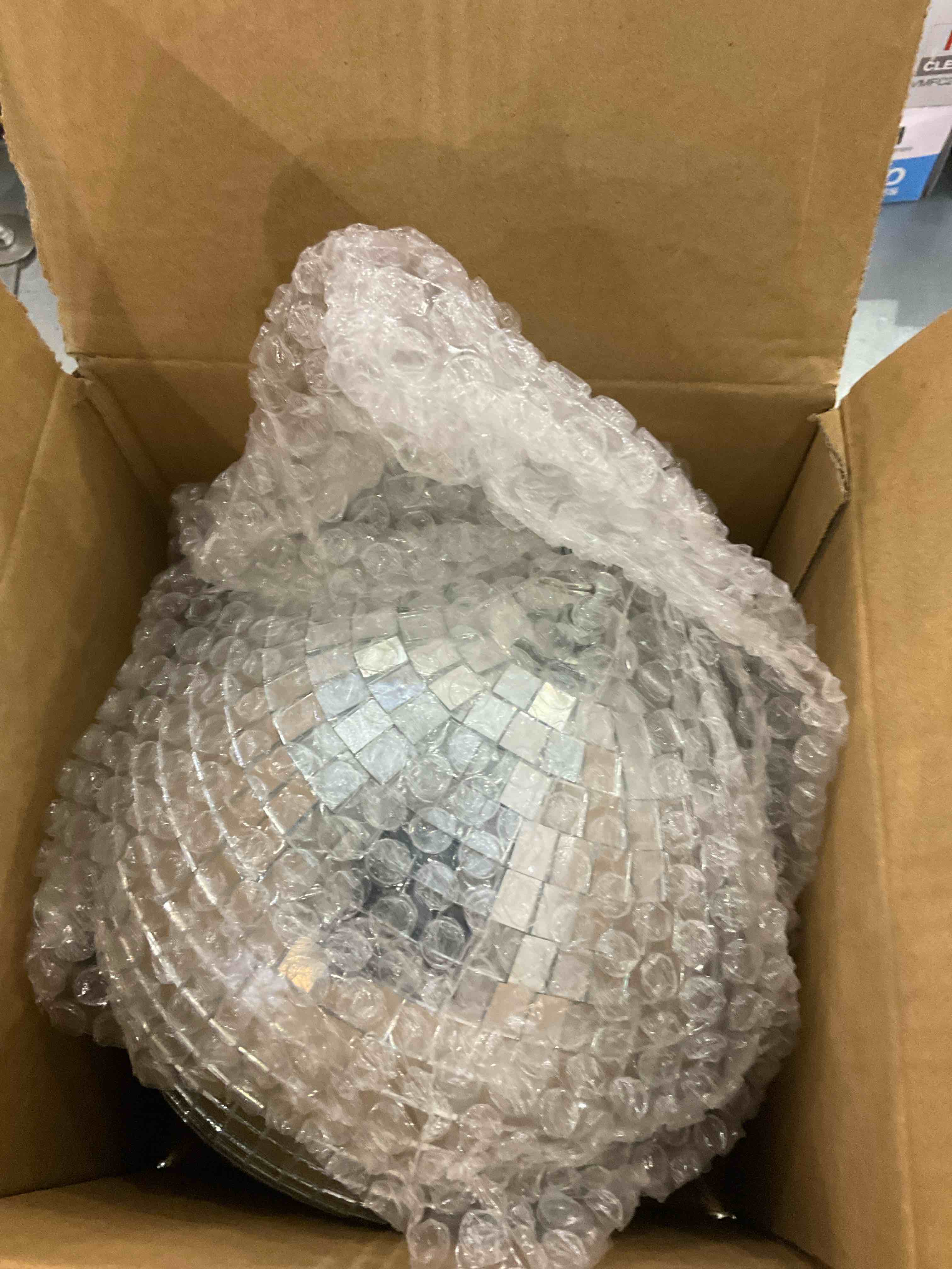 https://s3.amazonaws.com/lotting-images-prod/BargainHunt/EXS01297416_1712682418621.jpeg
