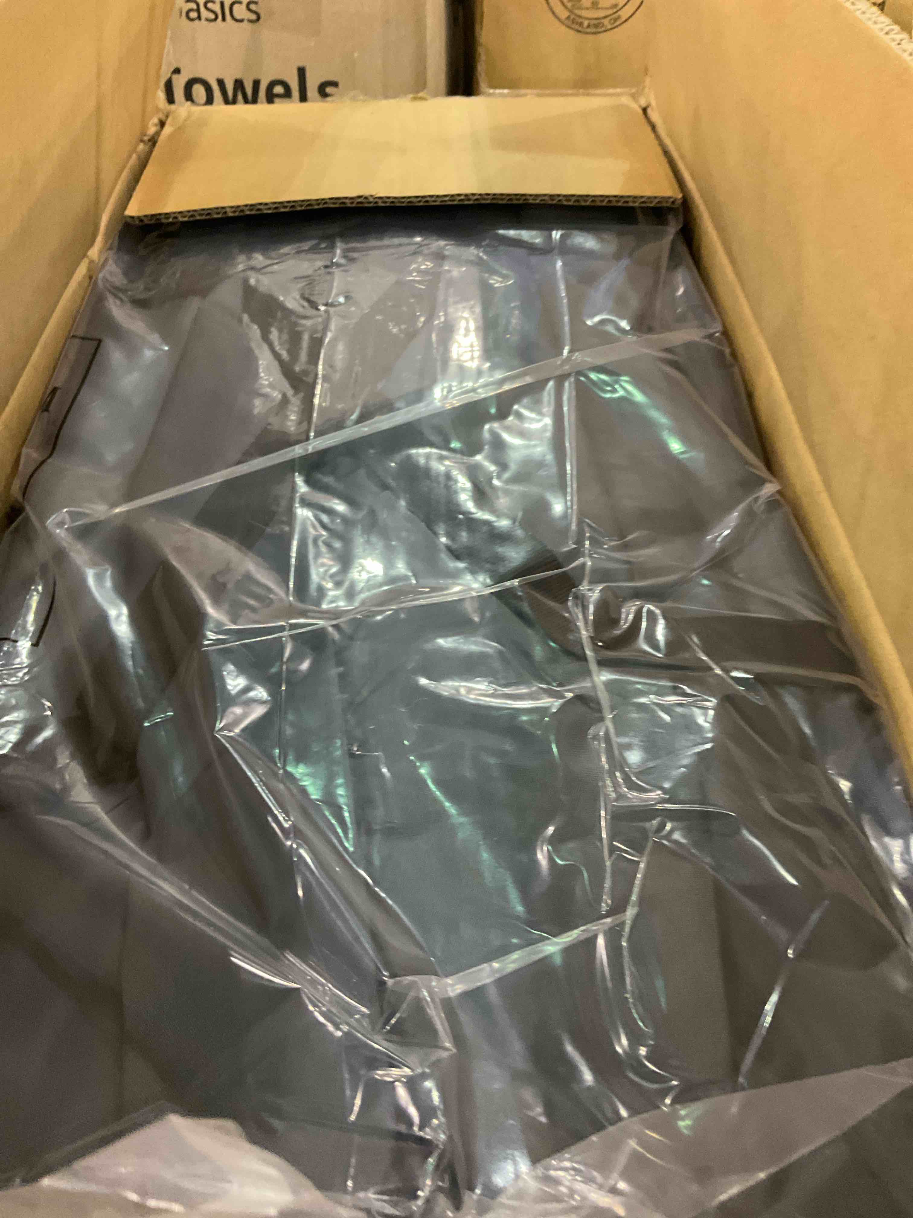 https://s3.amazonaws.com/lotting-images-prod/BargainHunt/EXS01298060_1712669348035.jpeg