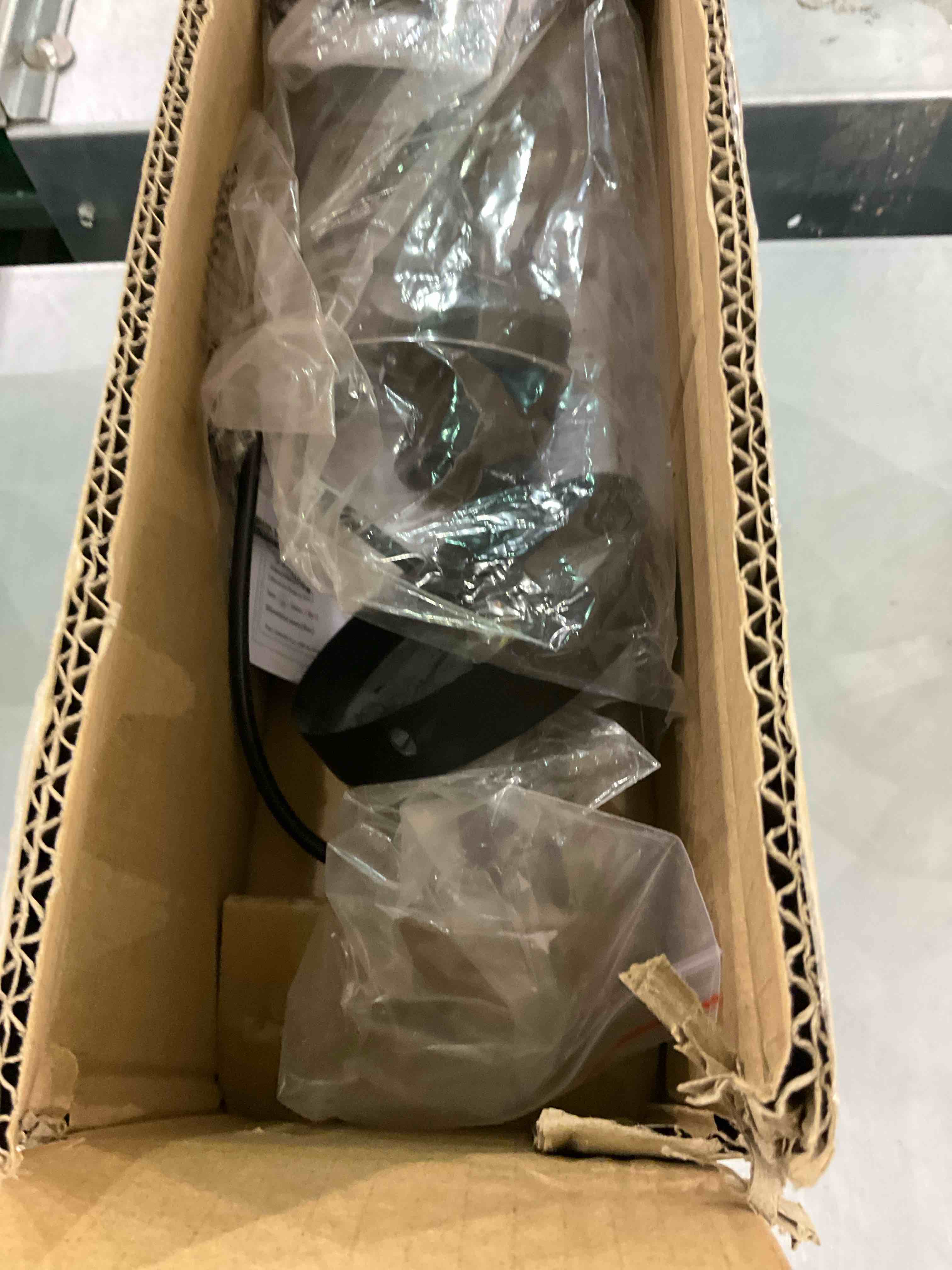 https://s3.amazonaws.com/lotting-images-prod/BargainHunt/EXS01298166_1712748308442.jpeg