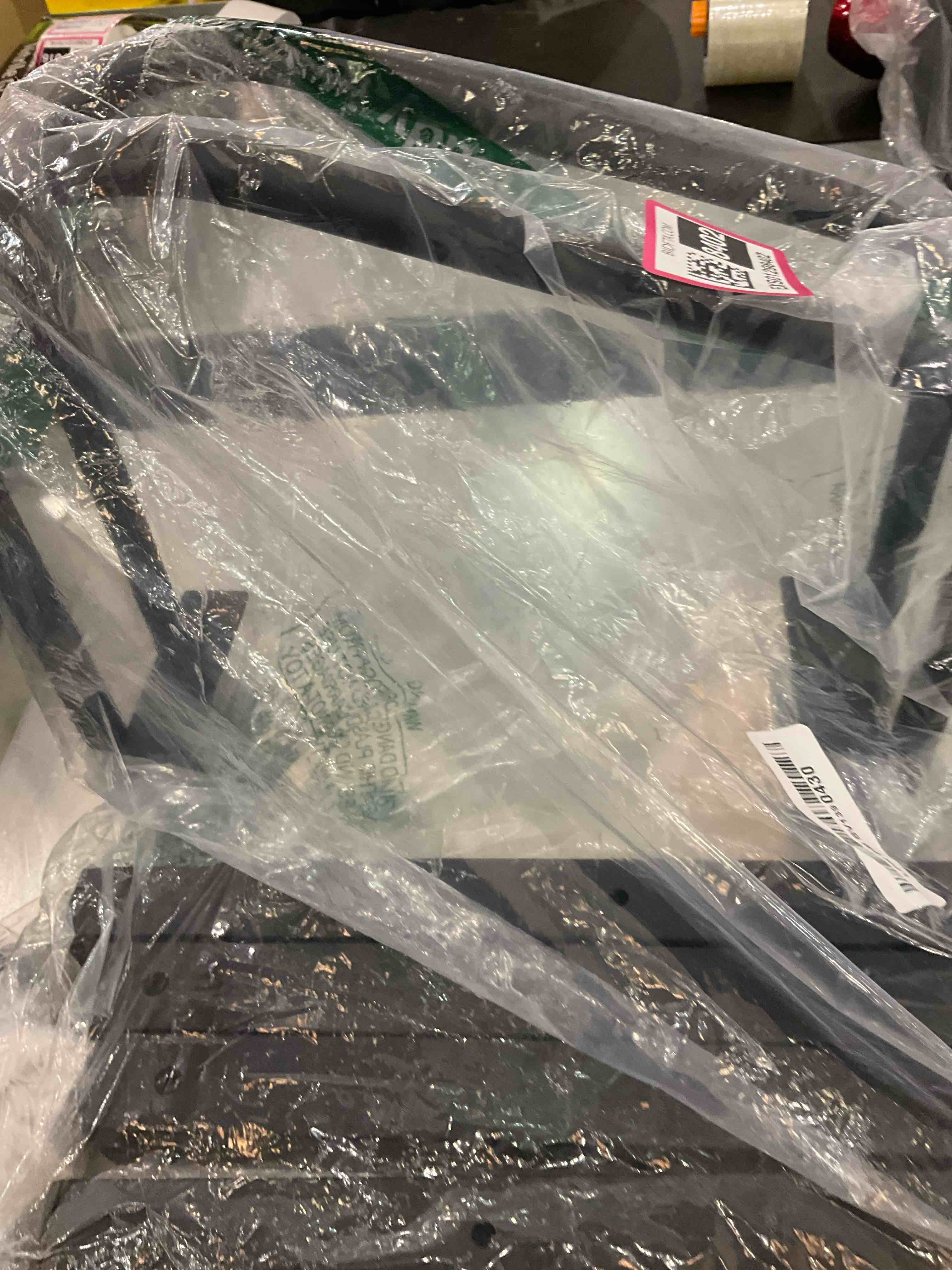 https://s3.amazonaws.com/lotting-images-prod/BargainHunt/EXS01298402_1712940186297.jpeg