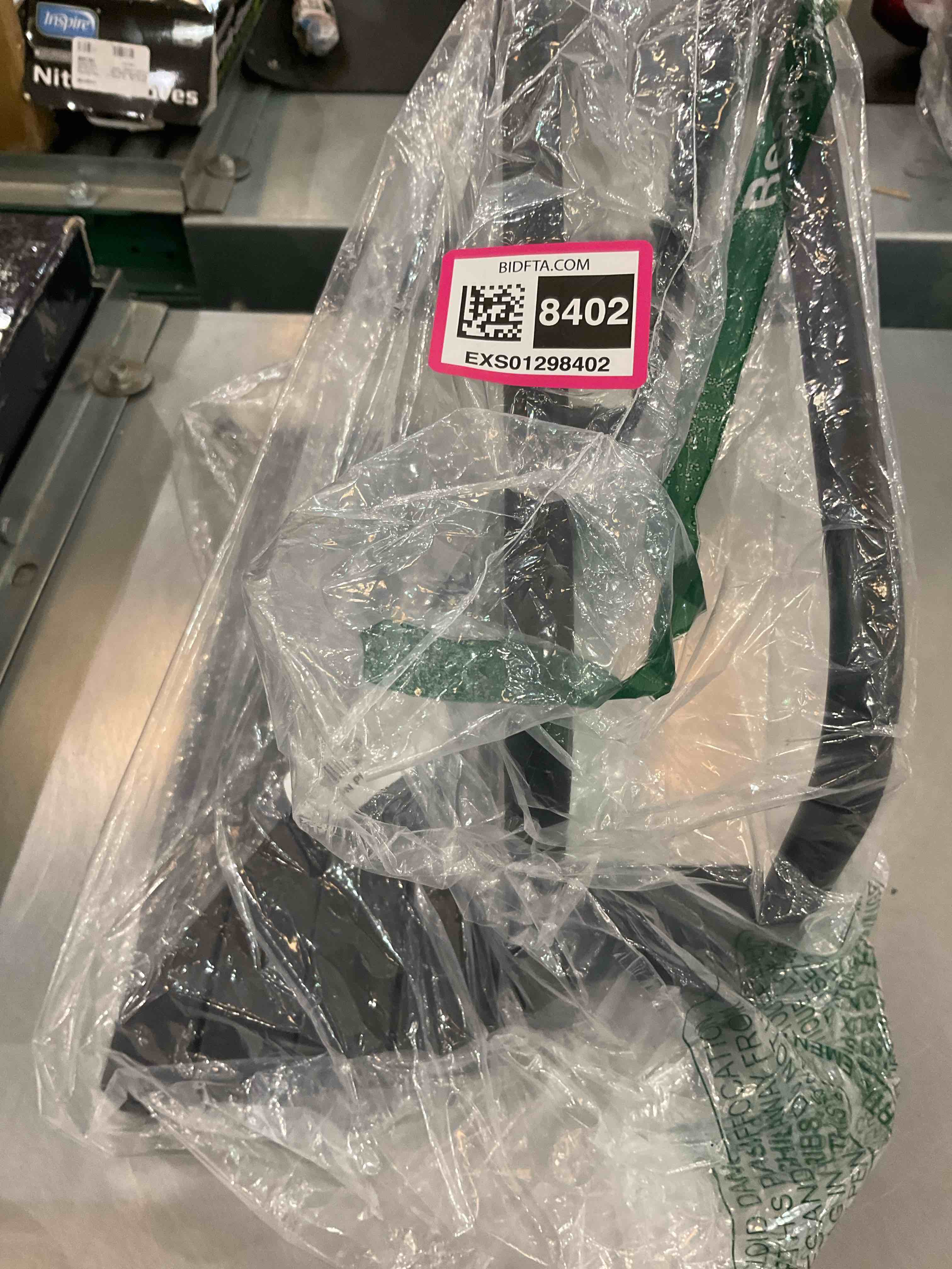 https://s3.amazonaws.com/lotting-images-prod/BargainHunt/EXS01298402_1712940196825.jpeg
