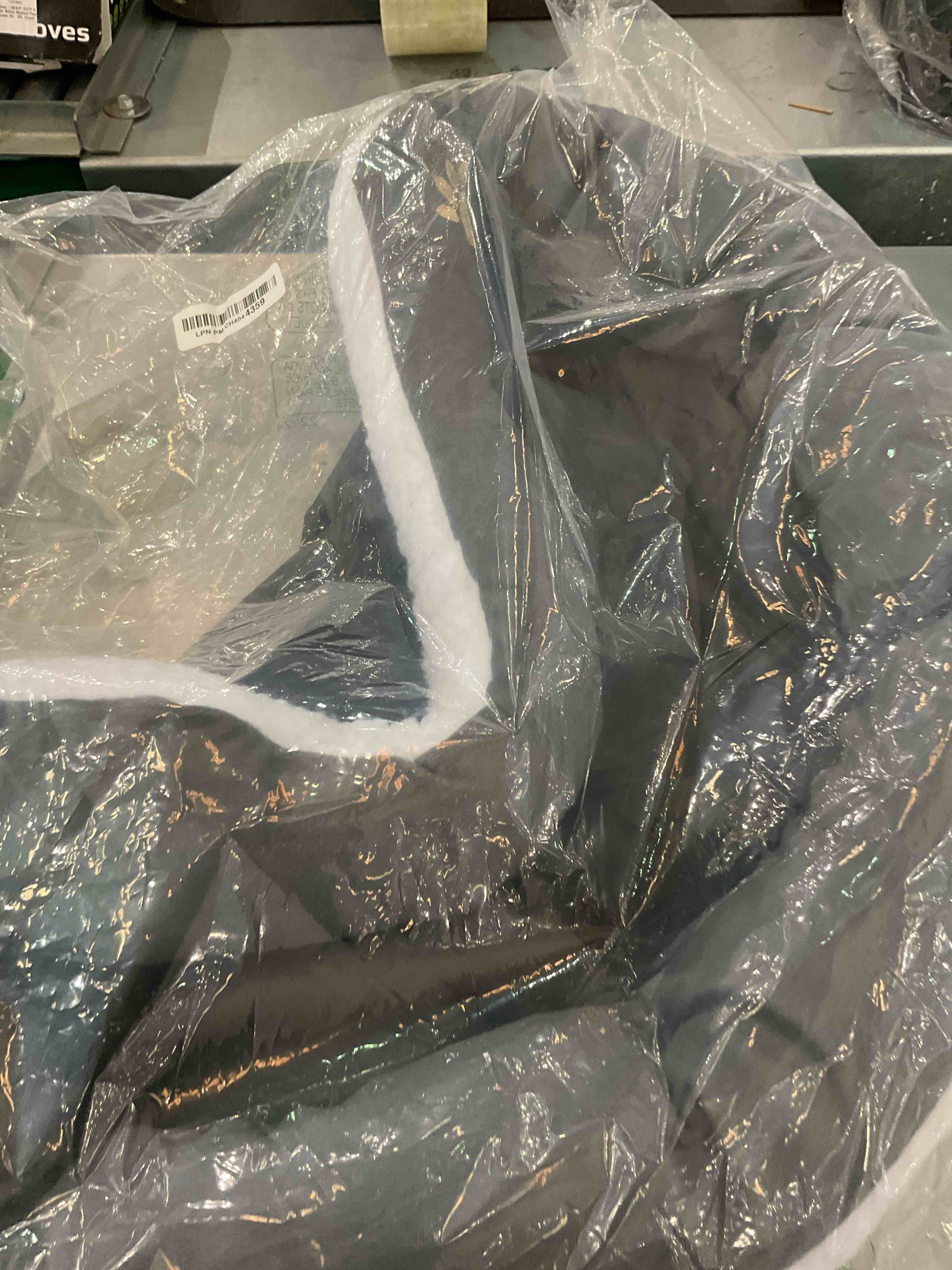 https://s3.amazonaws.com/lotting-images-prod/BargainHunt/EXS01298406_1712940060392.jpeg