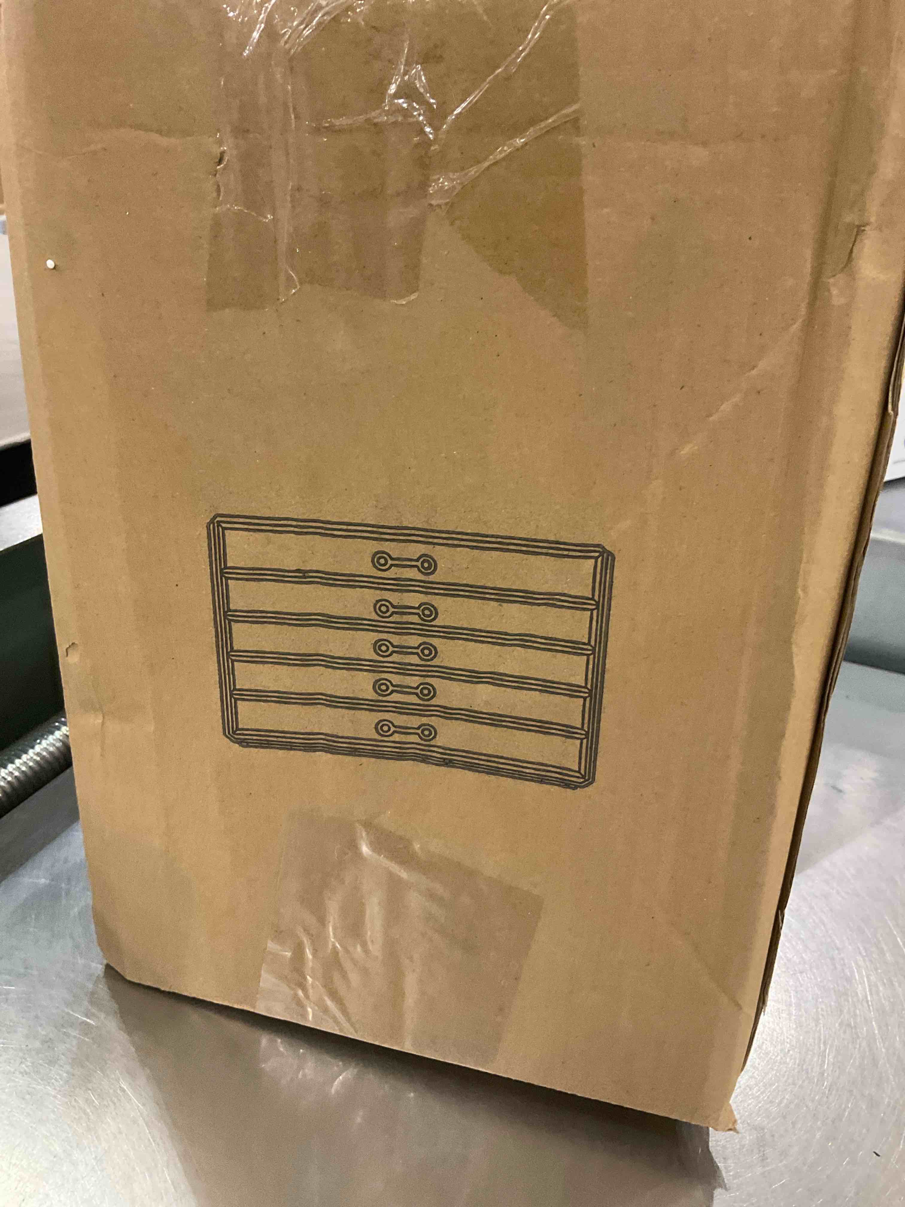 https://s3.amazonaws.com/lotting-images-prod/BargainHunt/EXS01298542_1712767564543.jpeg