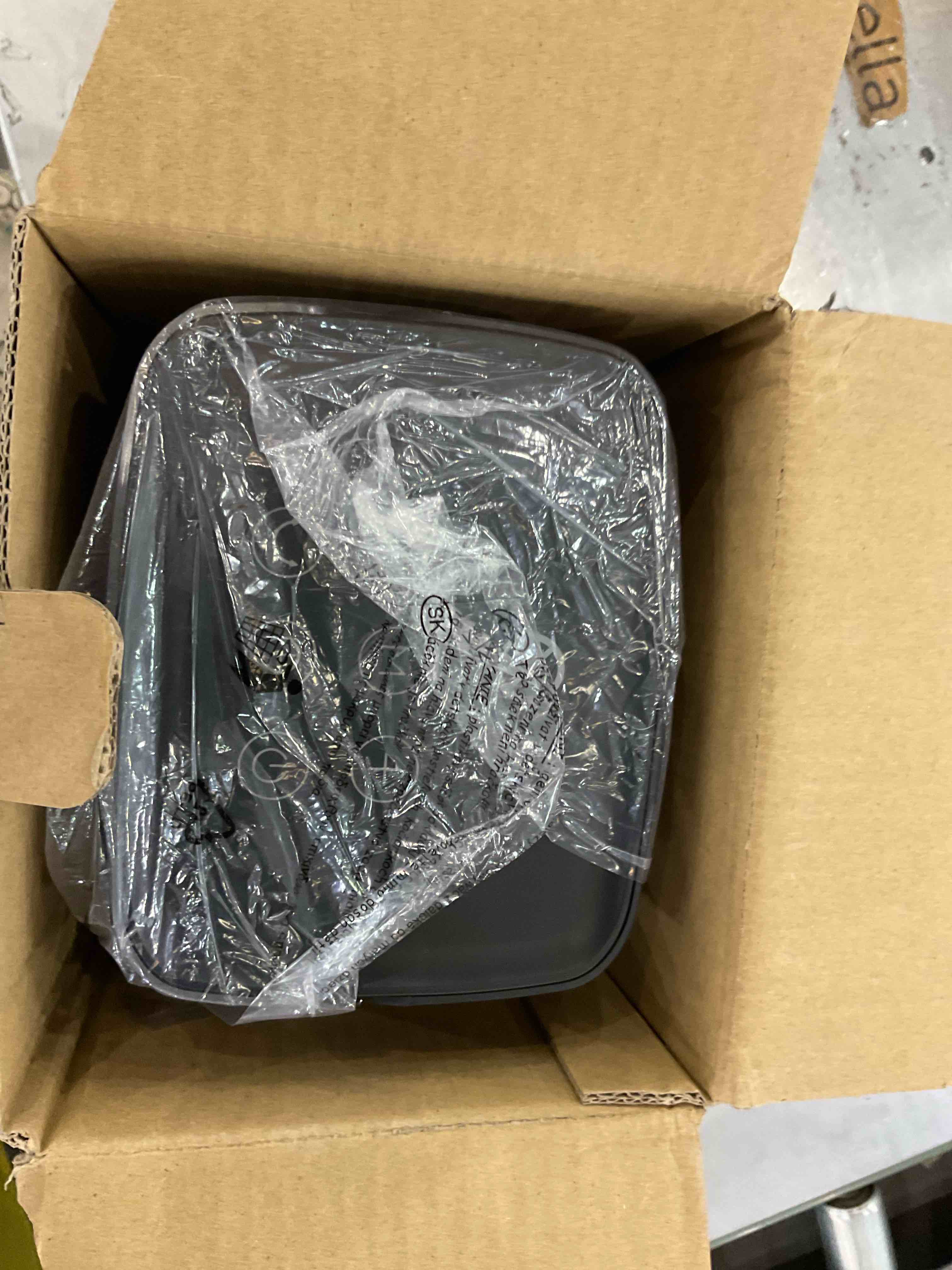 https://s3.amazonaws.com/lotting-images-prod/BargainHunt/EXS01299033_1712770257012.jpeg