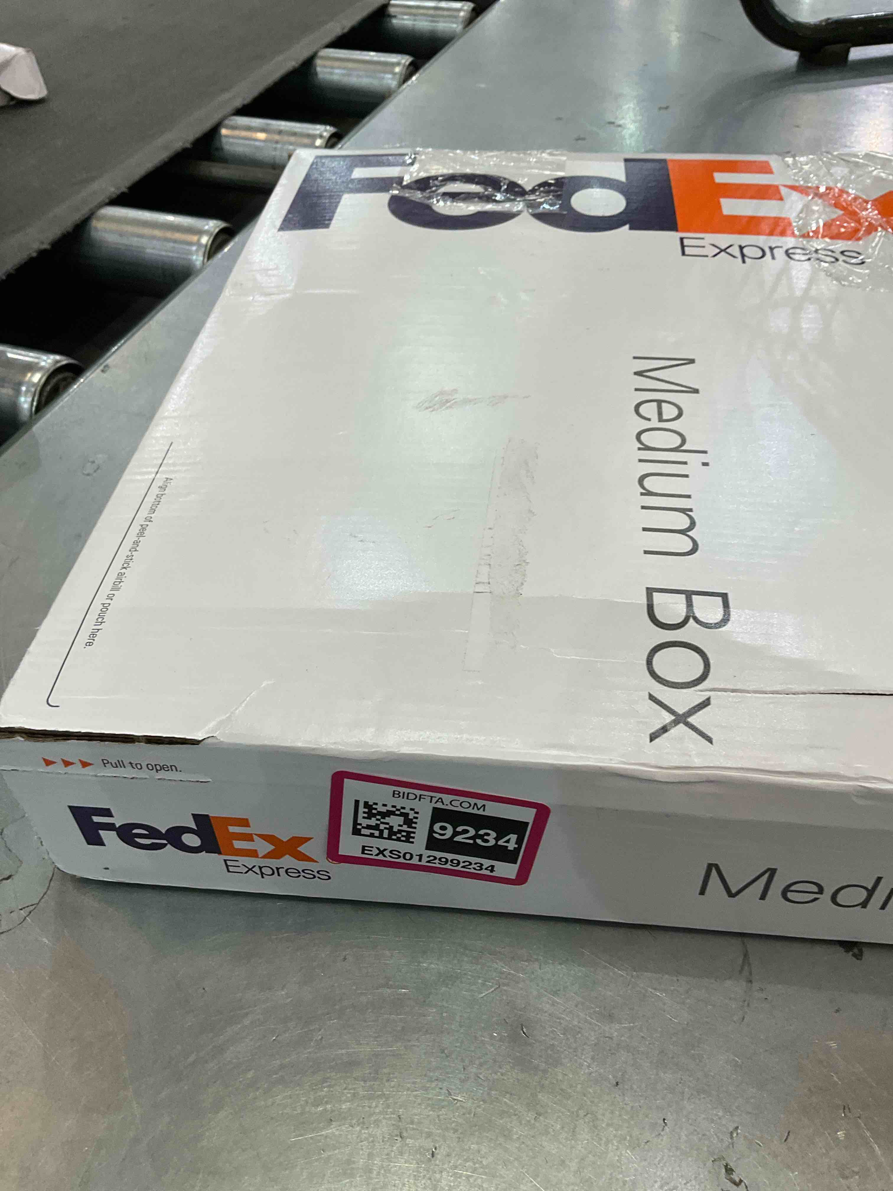 https://s3.amazonaws.com/lotting-images-prod/BargainHunt/EXS01299234_1713459287496.jpeg
