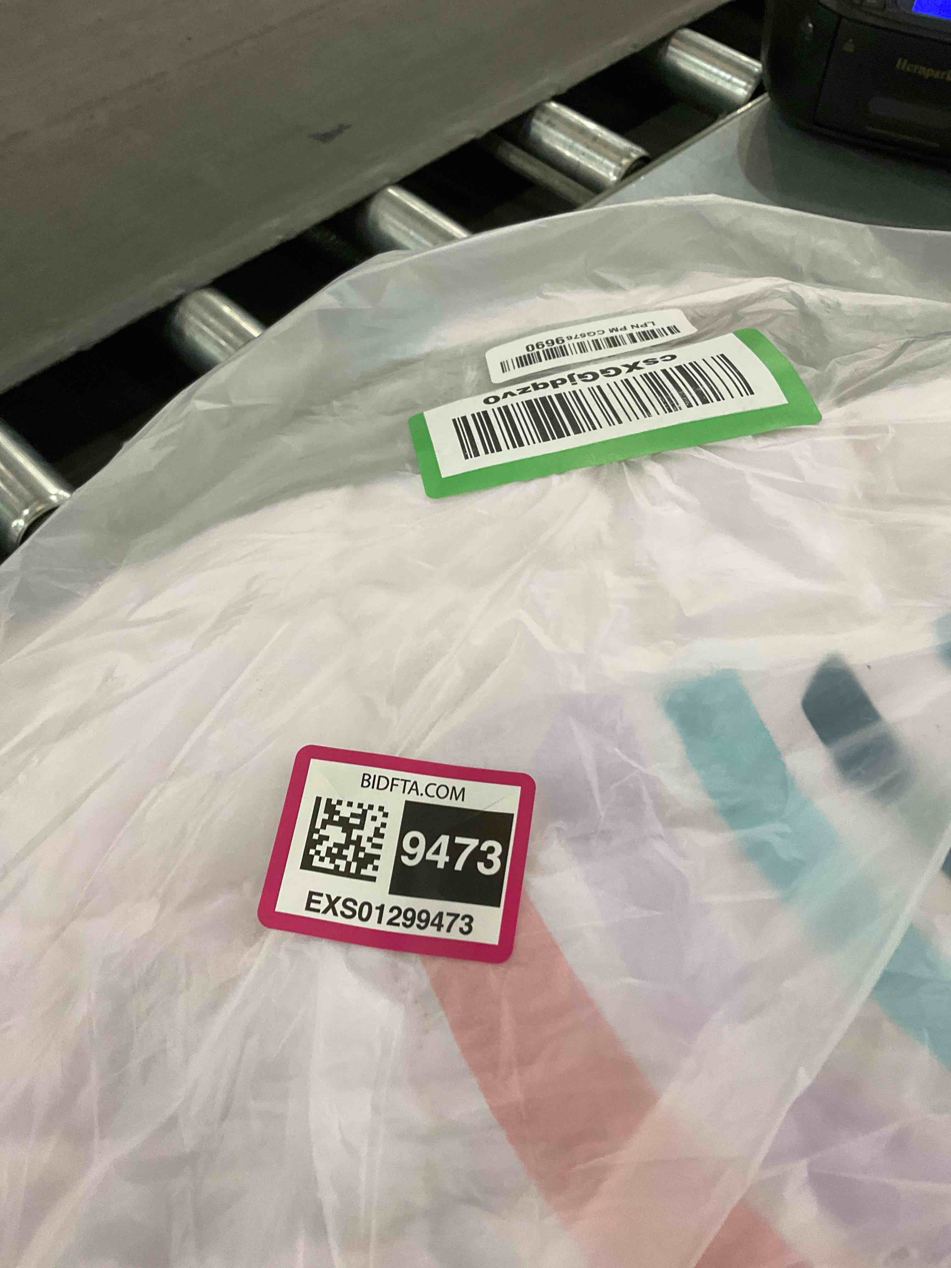https://s3.amazonaws.com/lotting-images-prod/BargainHunt/EXS01299473_1713551047437.jpeg