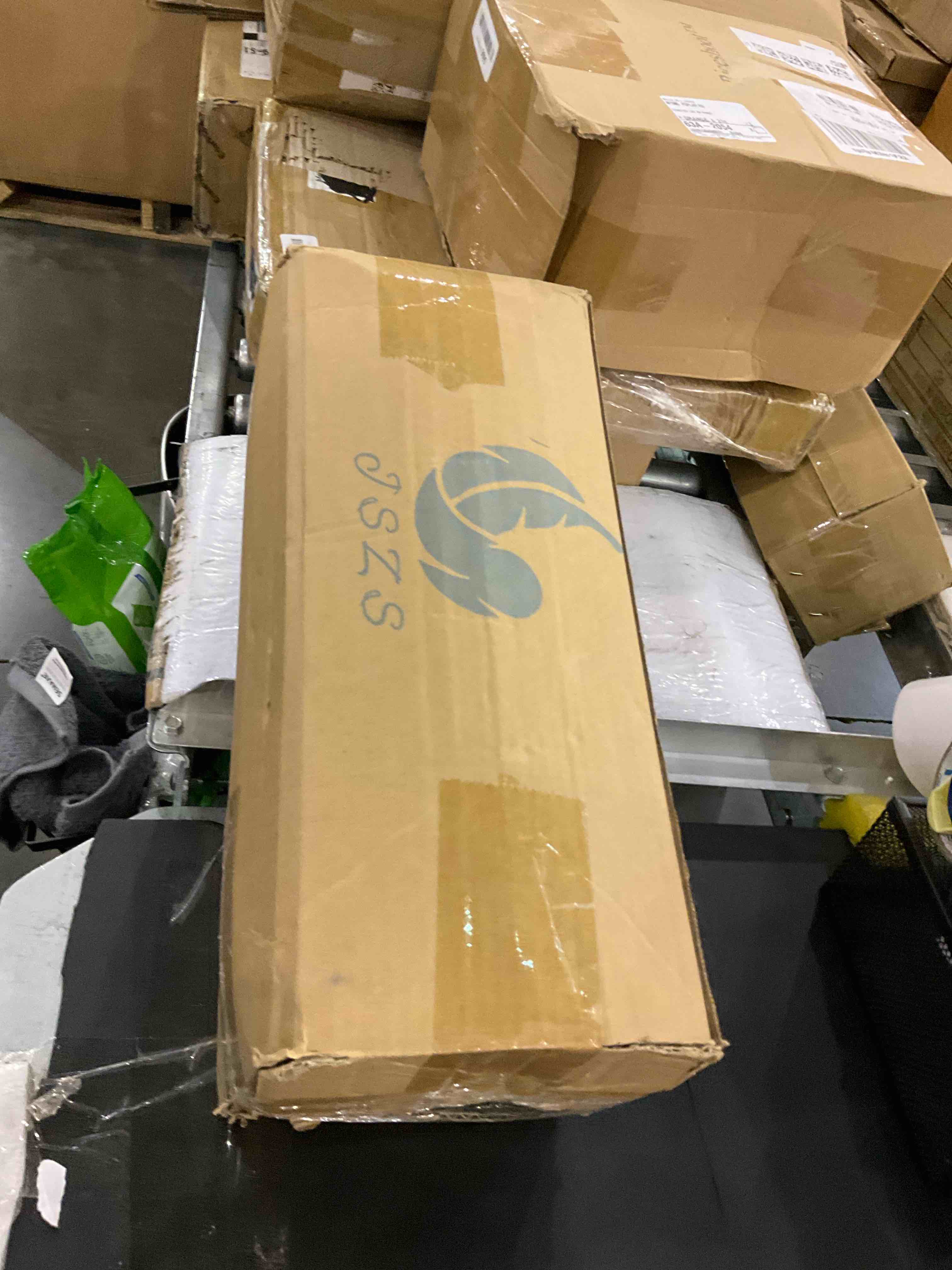 https://s3.amazonaws.com/lotting-images-prod/BargainHunt/EXS01299712_1712748880490.jpeg