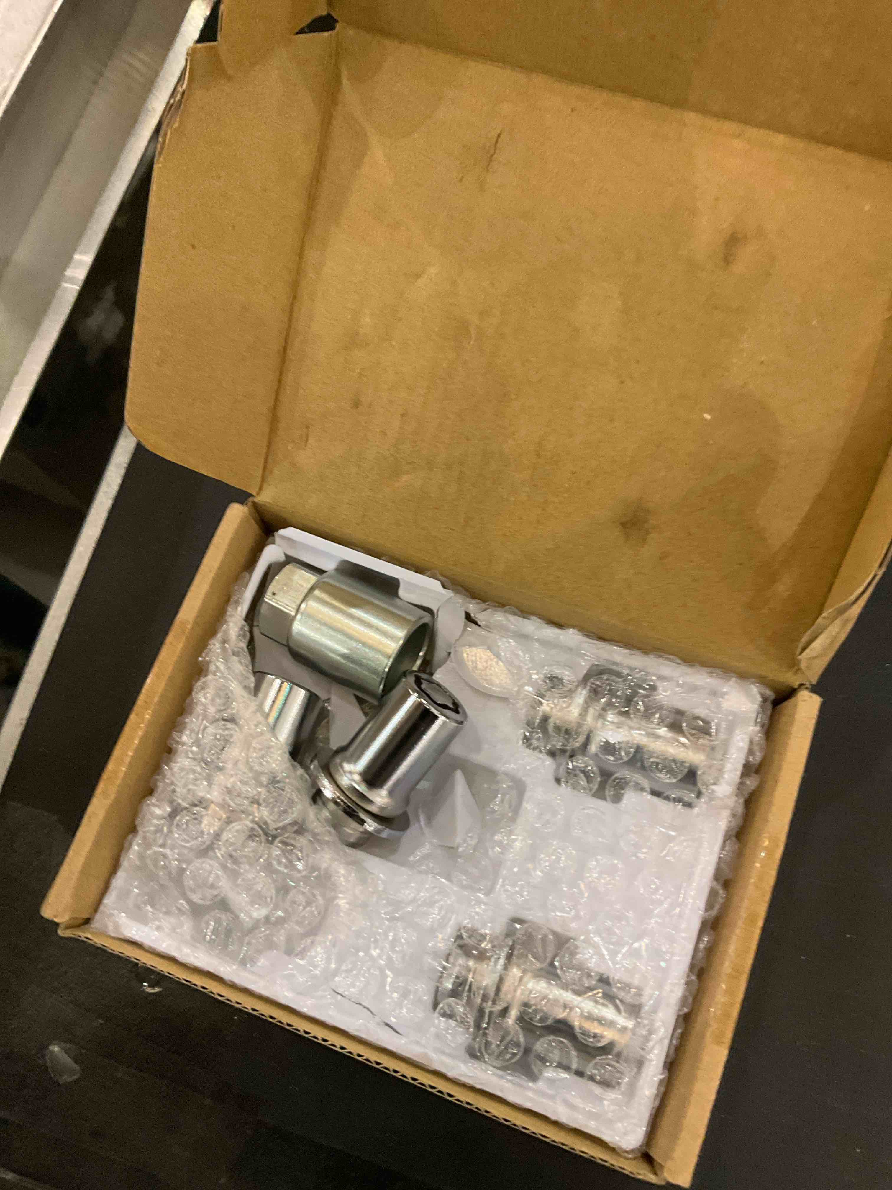 https://s3.amazonaws.com/lotting-images-prod/BargainHunt/EXS01299768_1712761572666.jpeg