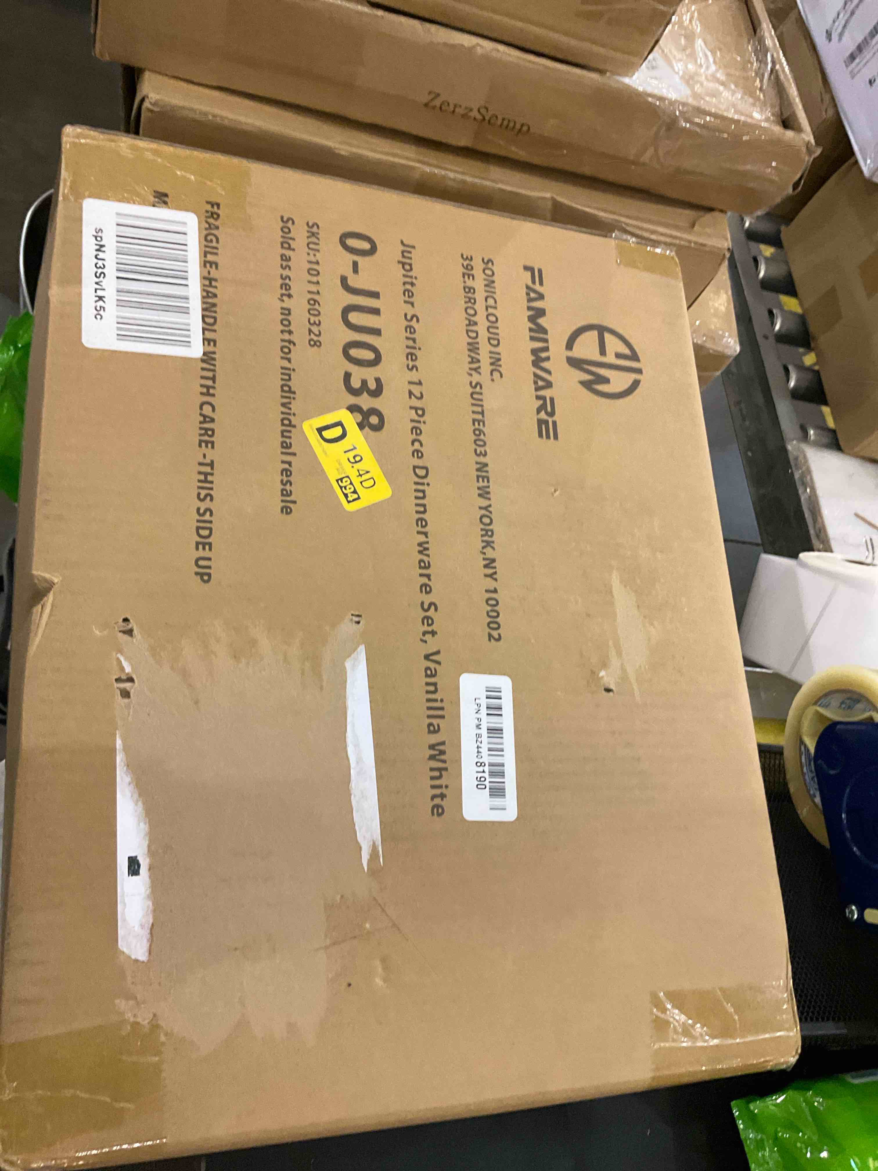 Famiware Jupiter Dinnerware Set, Plates and Bowls Sets for 4, Microwave and Dishwasher Safe, Scratch Resistant, 12 Pieces Dishes Set, Vanilla White