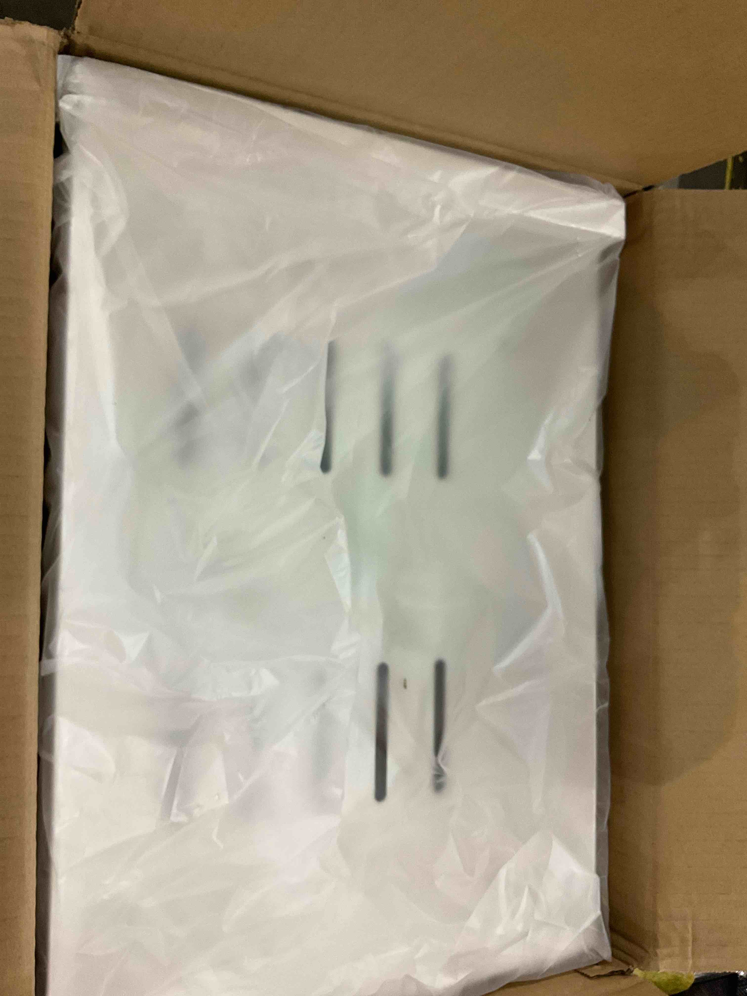 https://s3.amazonaws.com/lotting-images-prod/BargainHunt/EXS01299845_1712835158933.jpeg