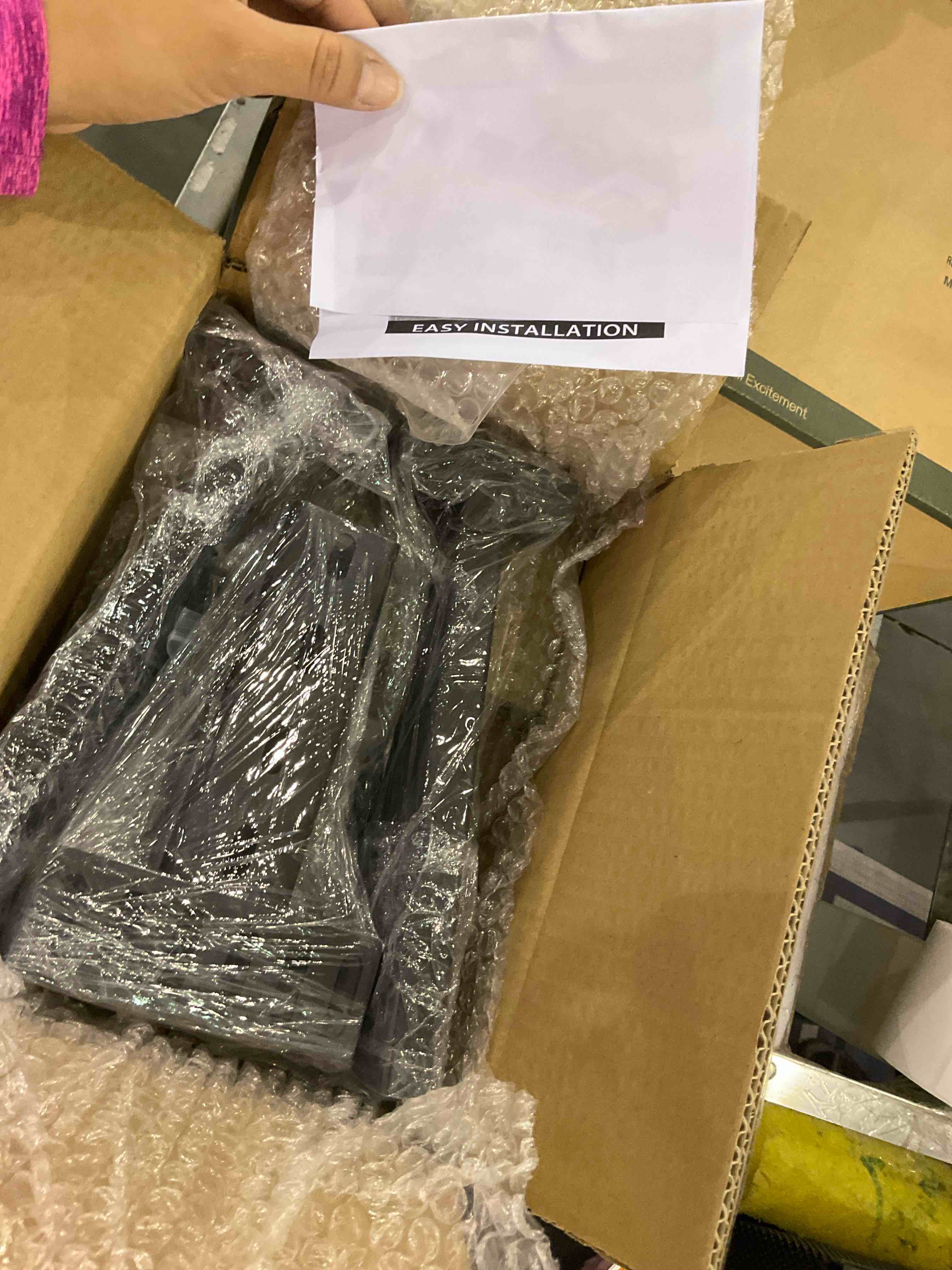 https://s3.amazonaws.com/lotting-images-prod/BargainHunt/EXS01299848_1712835934058.jpeg
