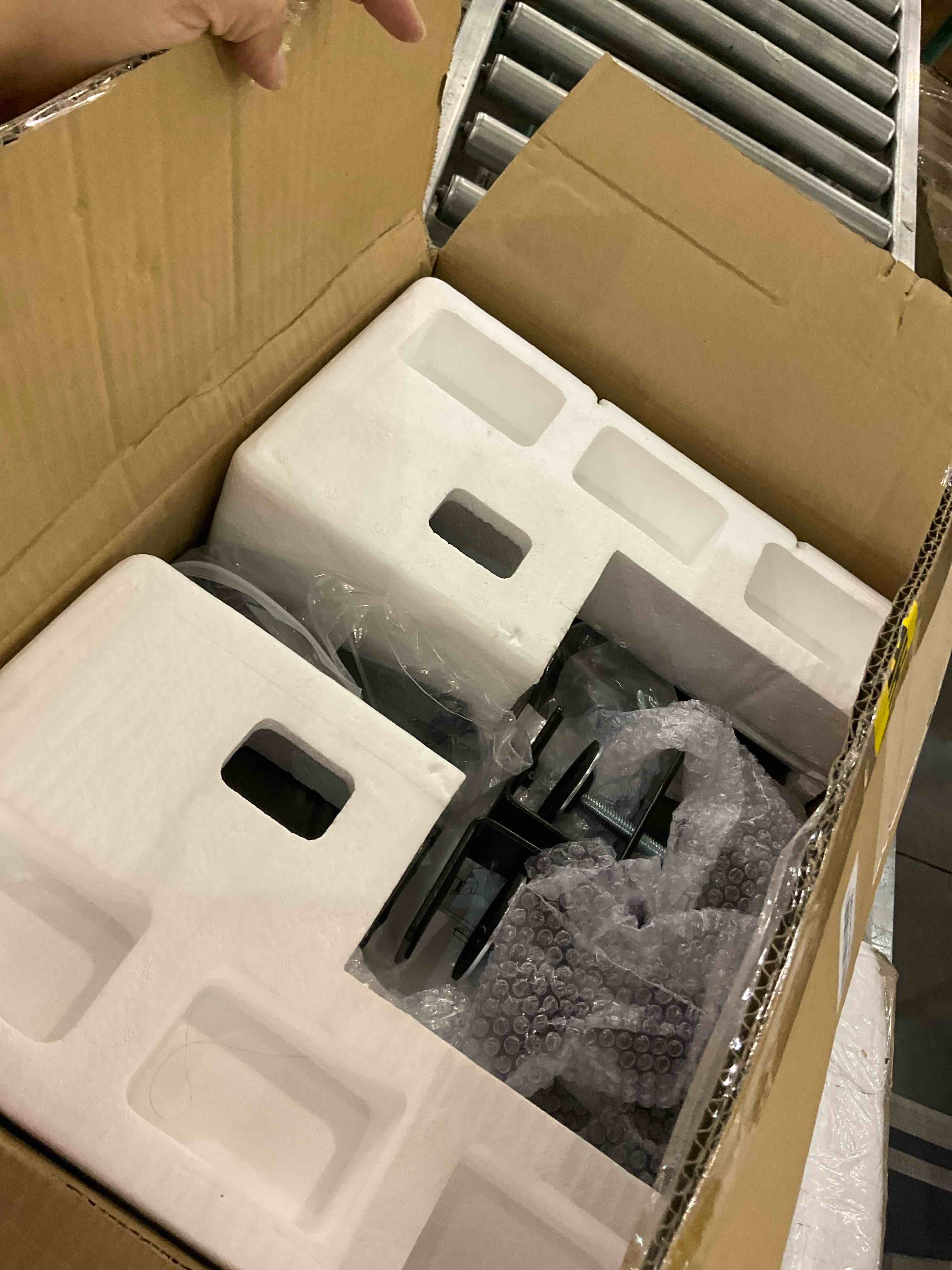 https://s3.amazonaws.com/lotting-images-prod/BargainHunt/EXS01299886_1712847883333.jpeg