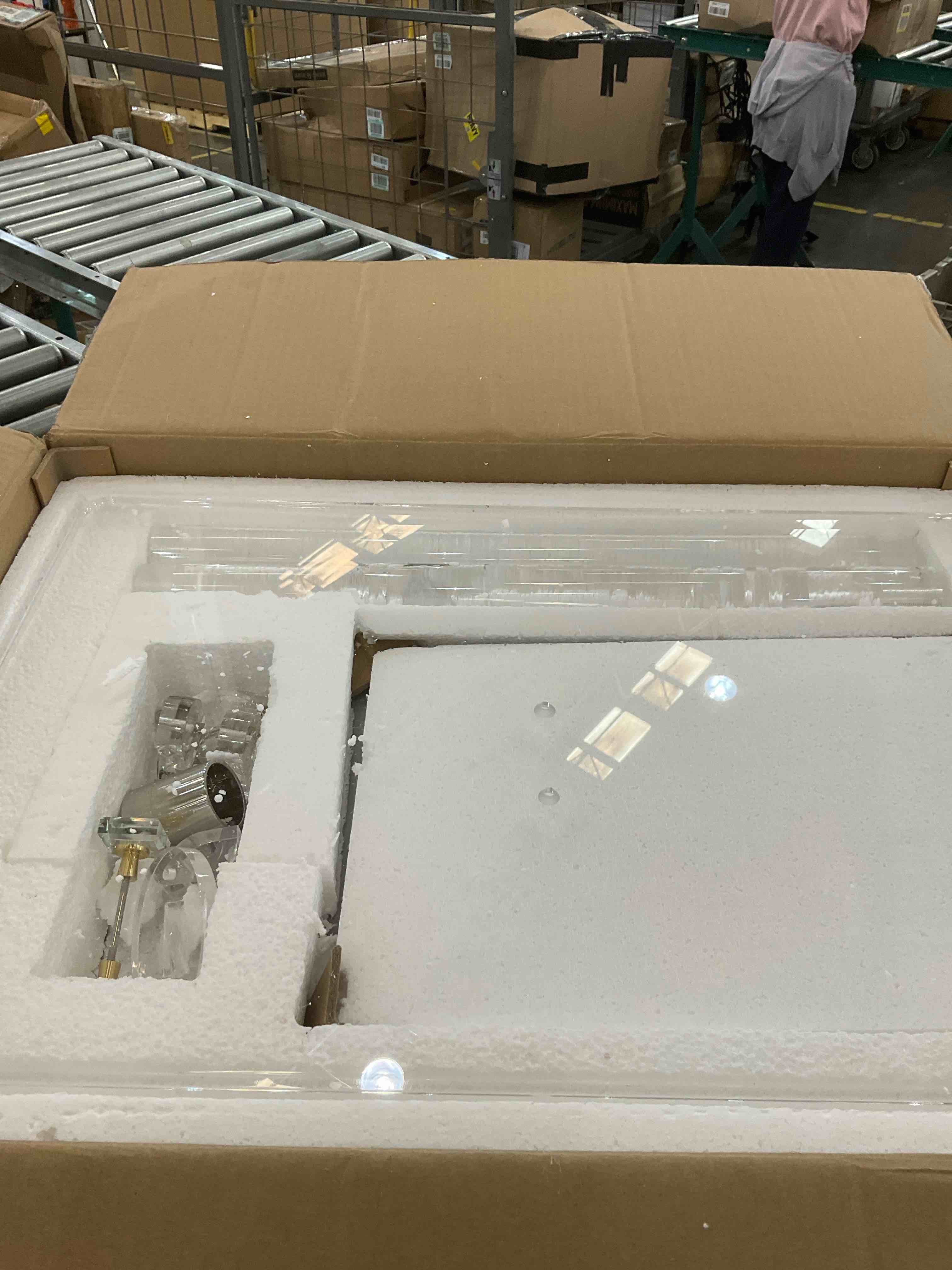 https://s3.amazonaws.com/lotting-images-prod/BargainHunt/EXS01299955_1713286030291.jpeg