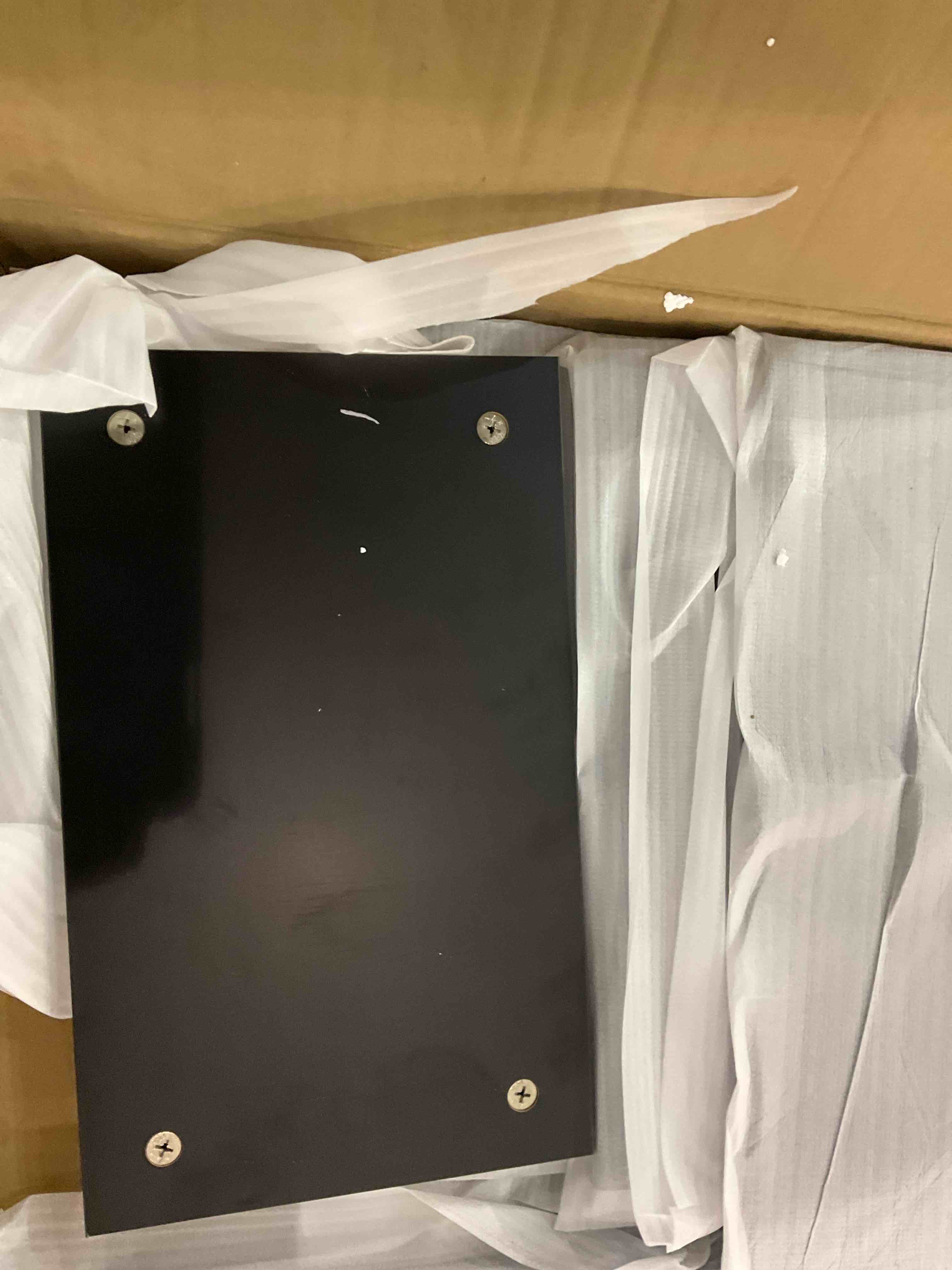 https://s3.amazonaws.com/lotting-images-prod/BargainHunt/EXS01300063_1710937605014.jpeg