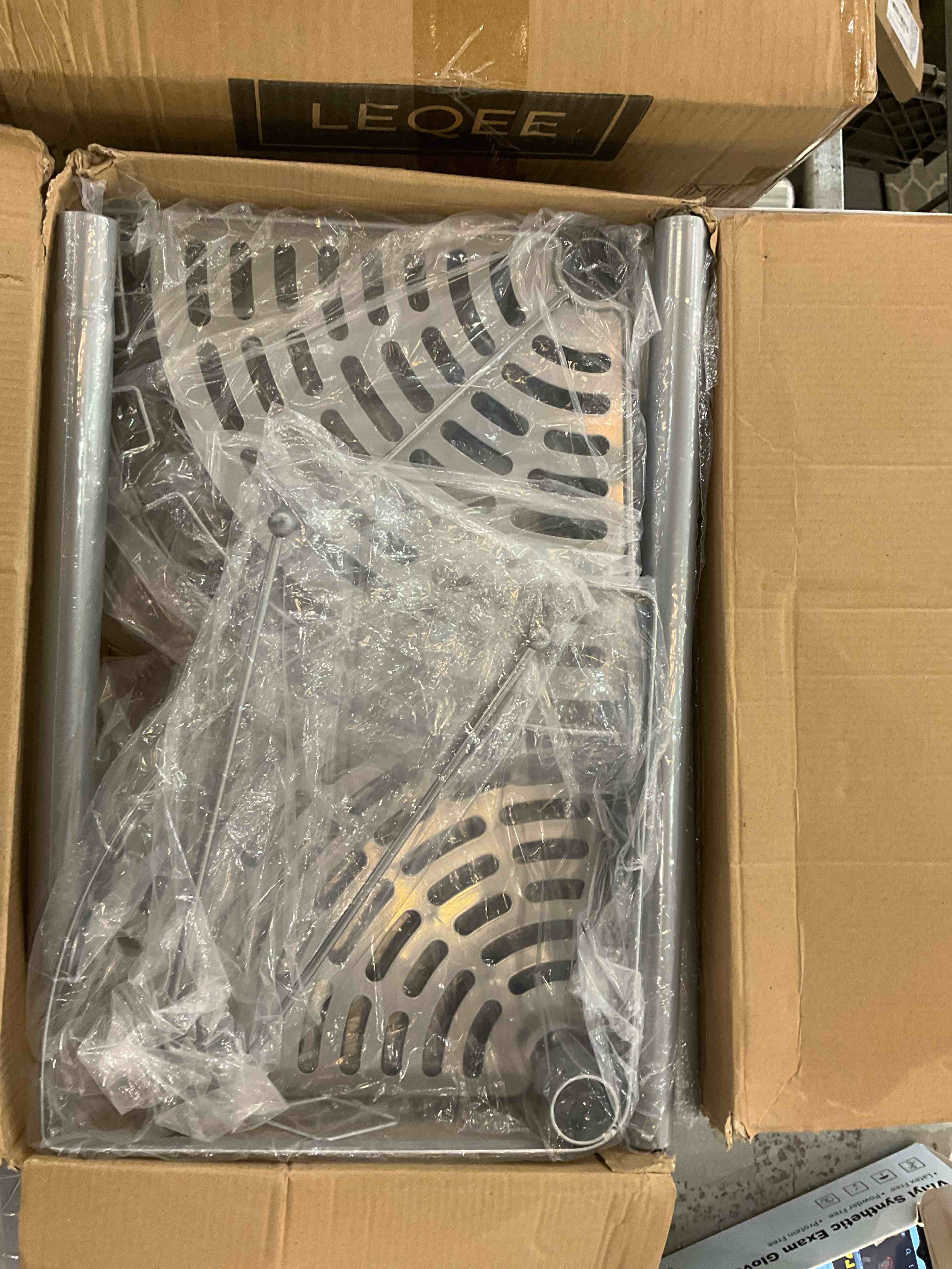 https://s3.amazonaws.com/lotting-images-prod/BargainHunt/EXS01300230_1710956427569.jpeg