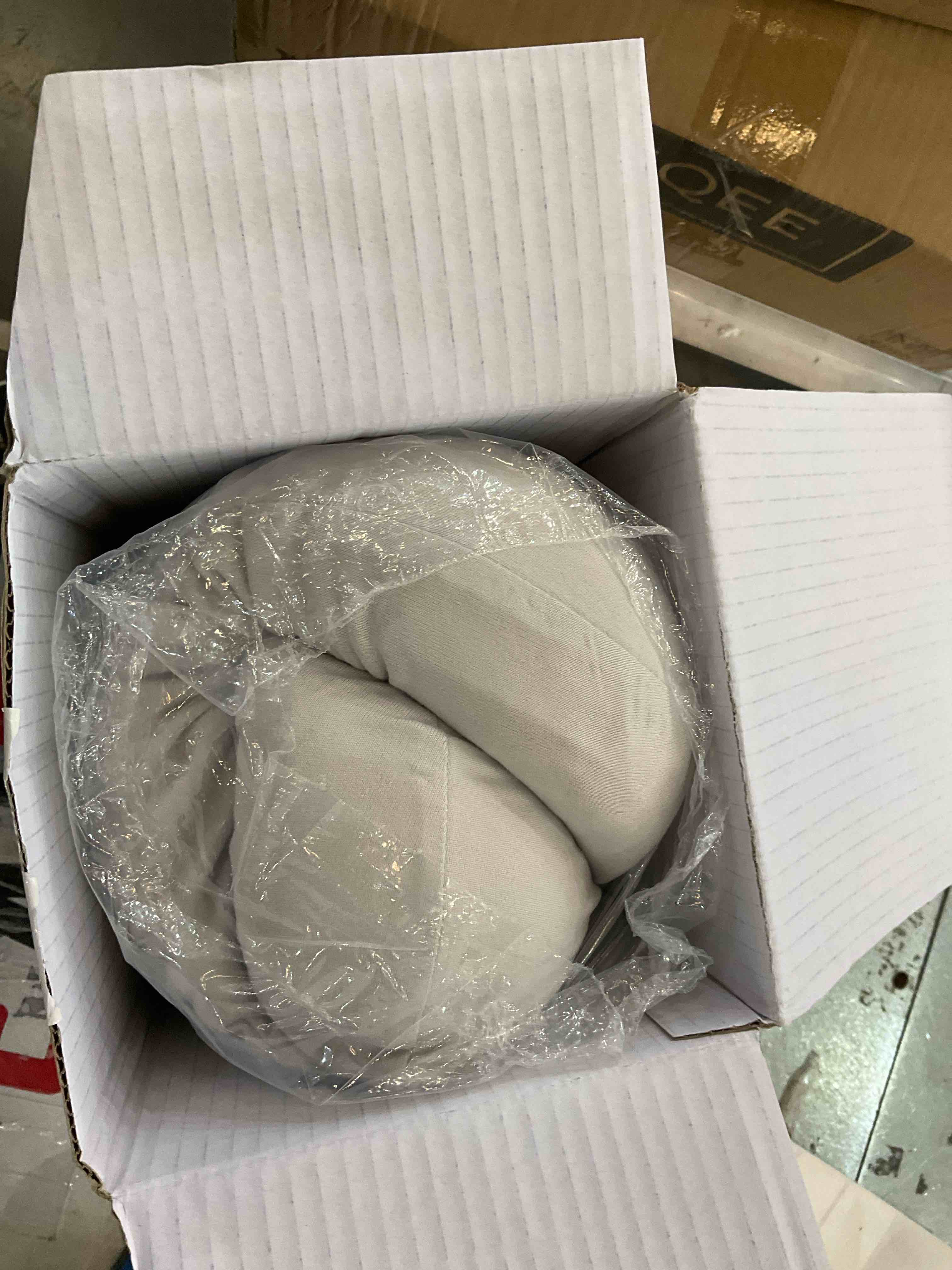 https://s3.amazonaws.com/lotting-images-prod/BargainHunt/EXS01300247_1710956365778.jpeg