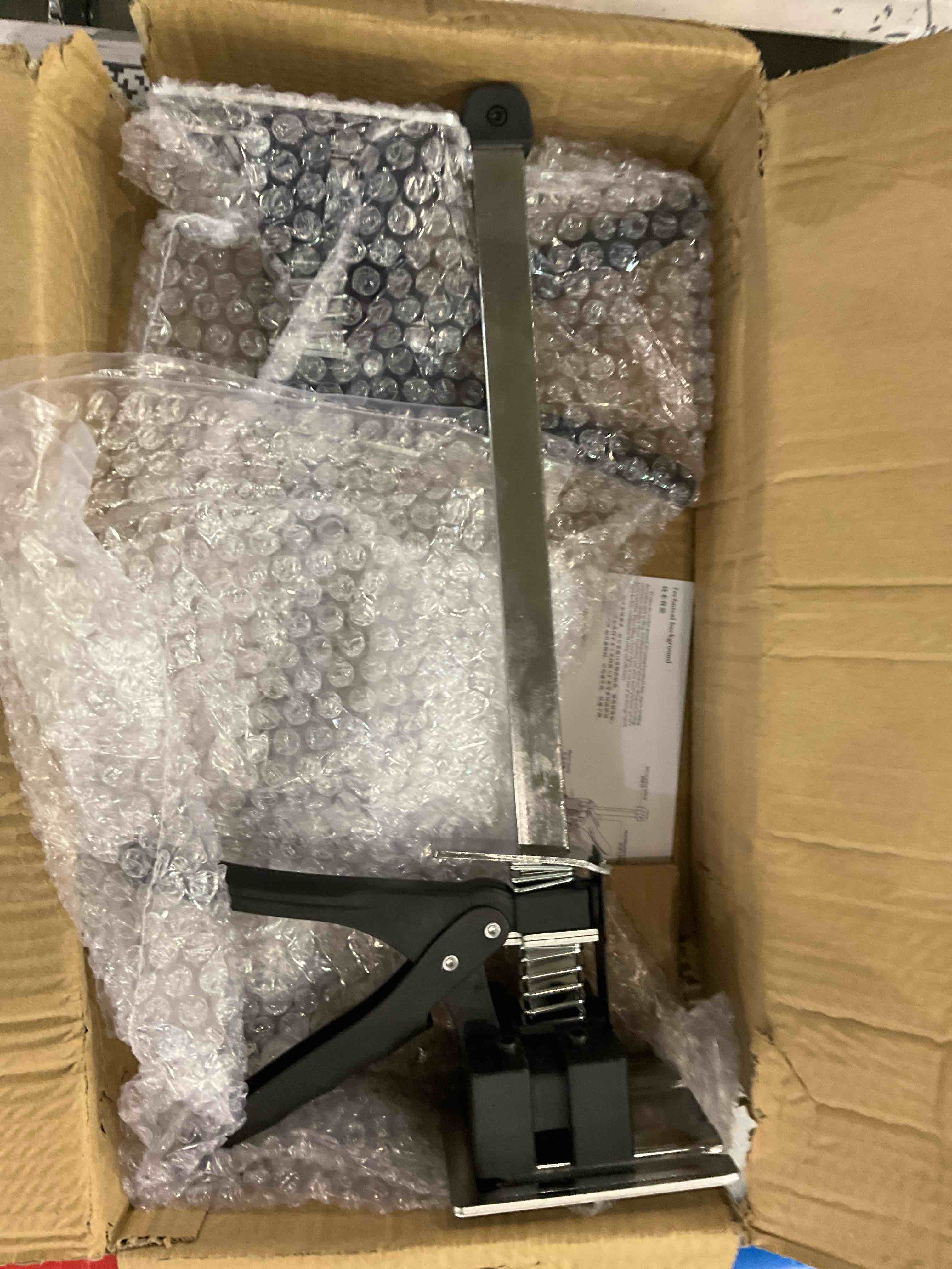 https://s3.amazonaws.com/lotting-images-prod/BargainHunt/EXS01300496_1711107467844.jpeg
