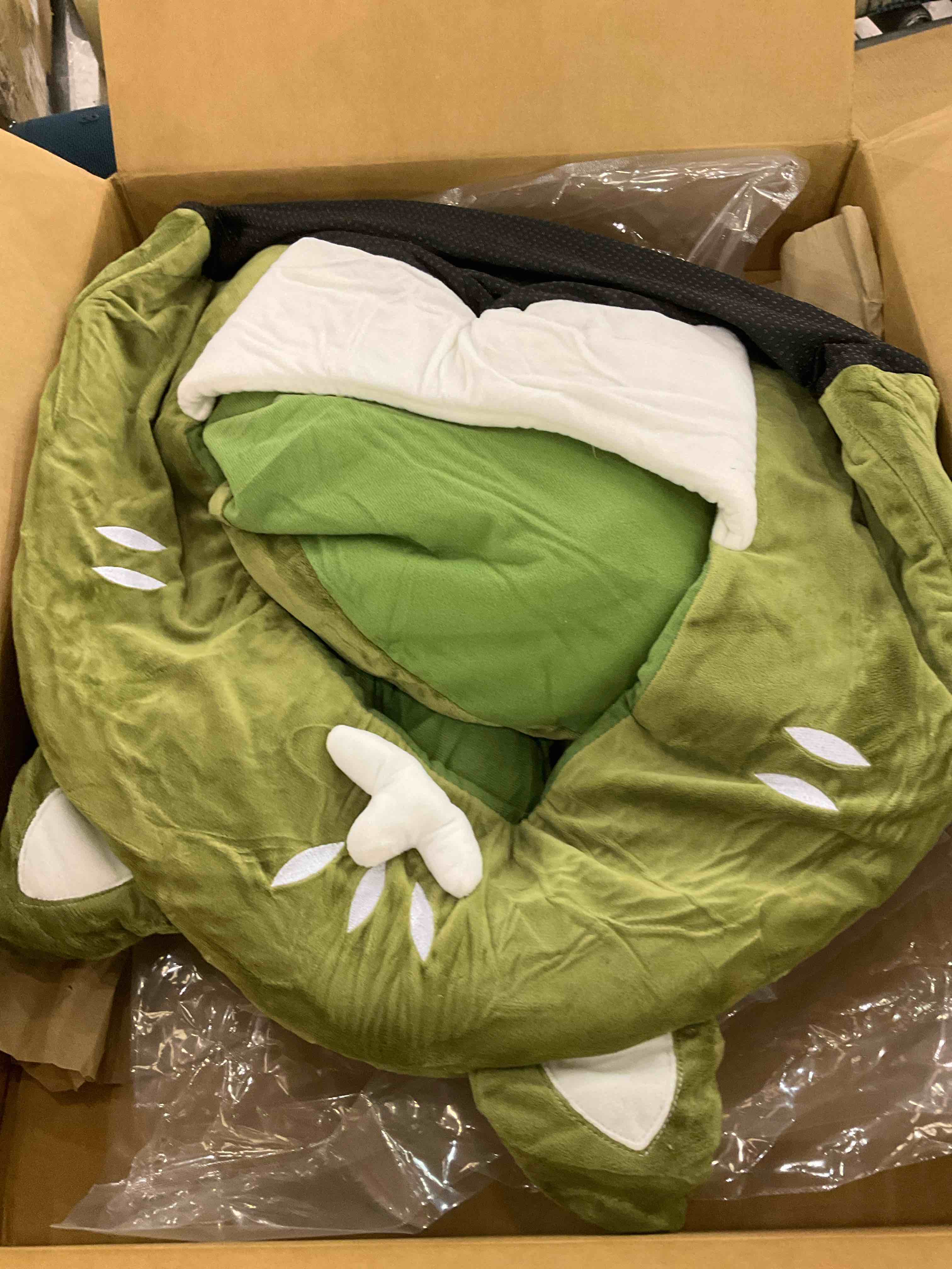 https://s3.amazonaws.com/lotting-images-prod/BargainHunt/EXS01301738_1709818061300.jpeg