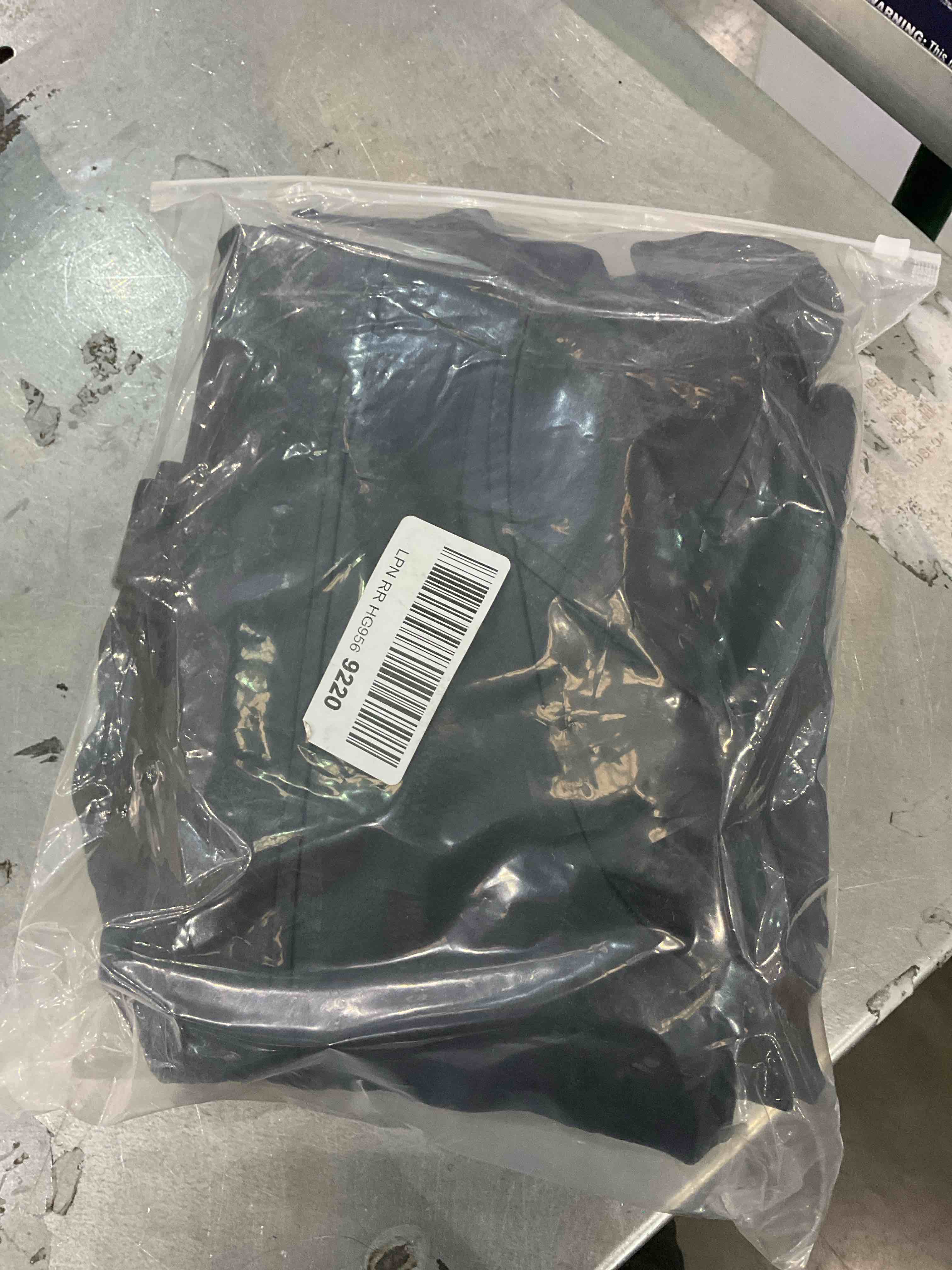 https://s3.amazonaws.com/lotting-images-prod/BargainHunt/EXS01301745_1709819002483.jpeg