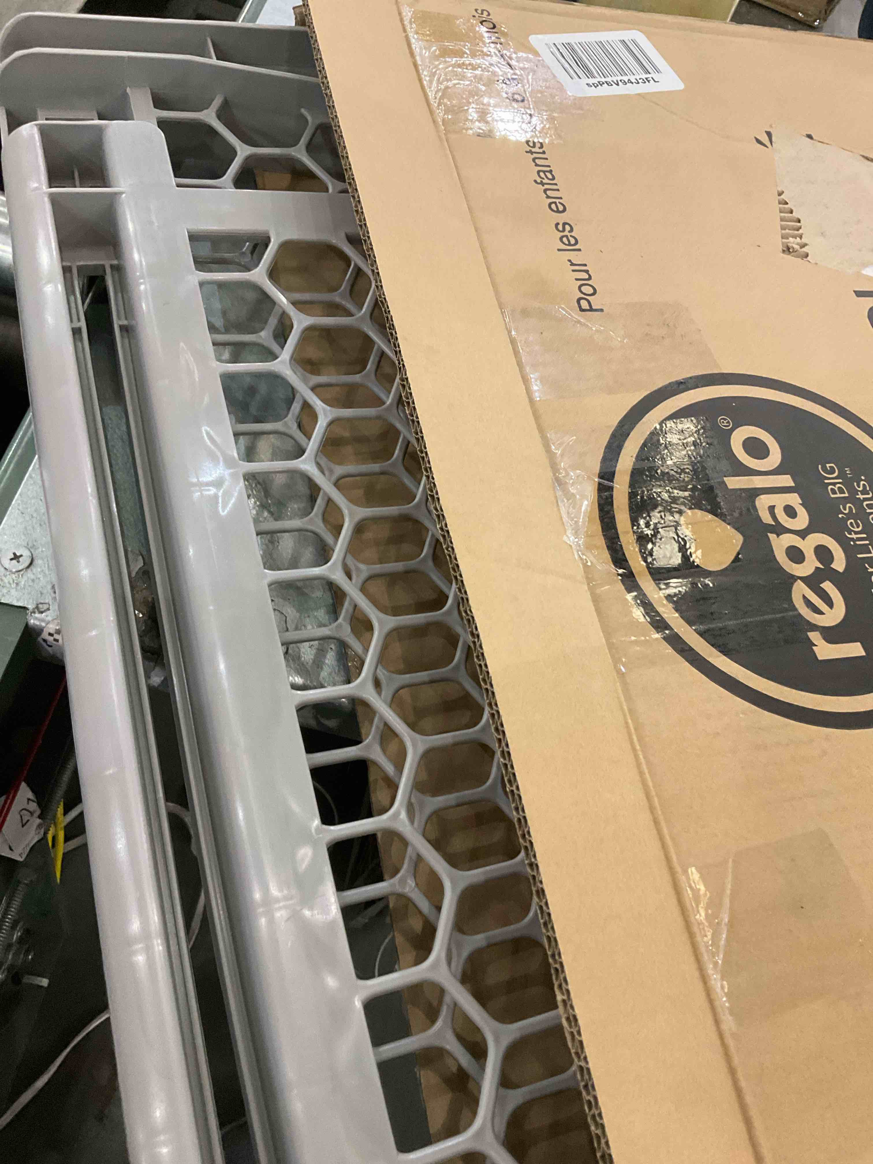 https://s3.amazonaws.com/lotting-images-prod/BargainHunt/EXS01301750_1709819563368.jpeg