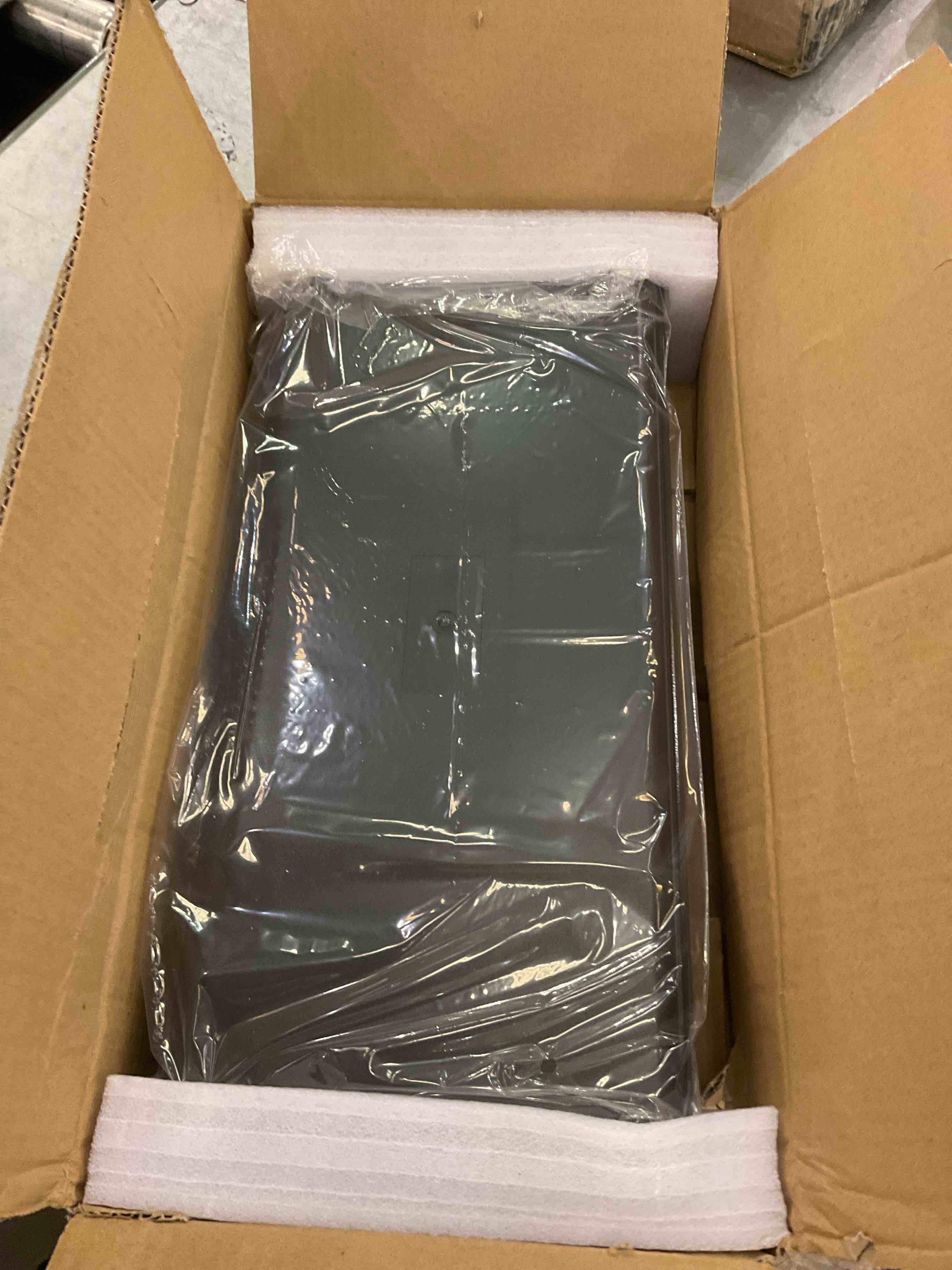https://s3.amazonaws.com/lotting-images-prod/BargainHunt/EXS01301852_1709834634306.jpeg