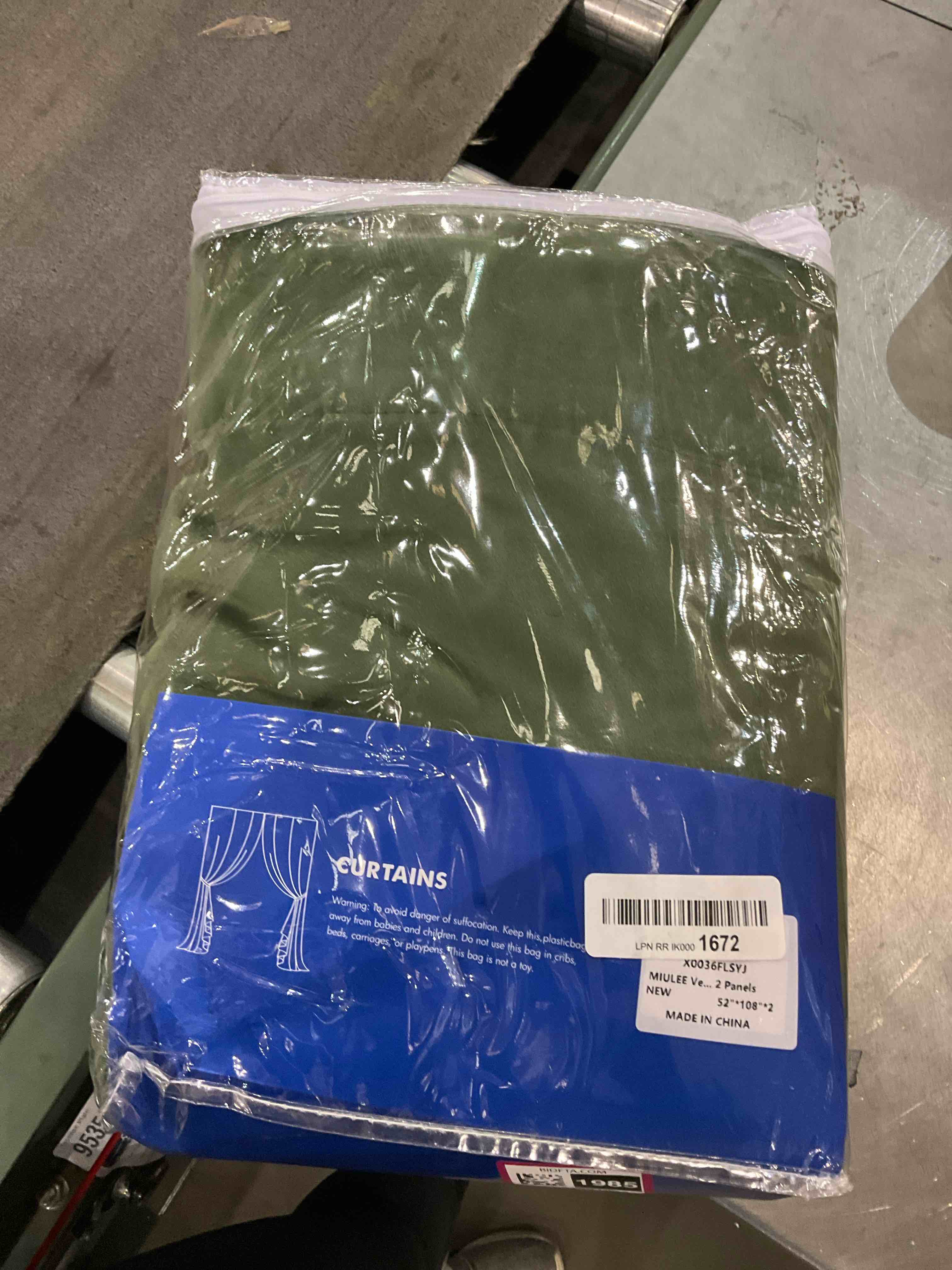 https://s3.amazonaws.com/lotting-images-prod/BargainHunt/EXS01301985_1709910413443.jpeg