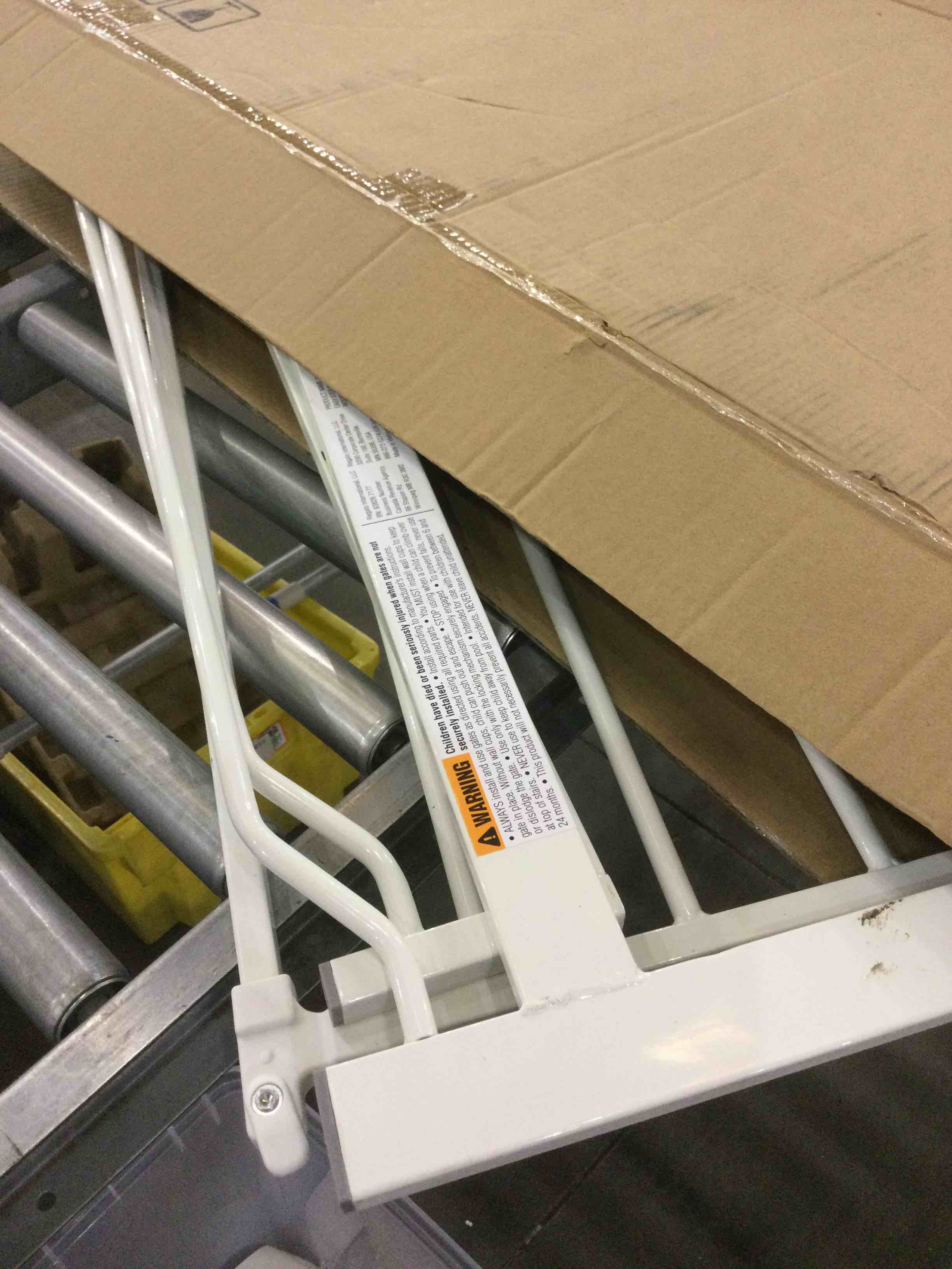 https://s3.amazonaws.com/lotting-images-prod/BargainHunt/EXS01302668_1709827648132.jpeg