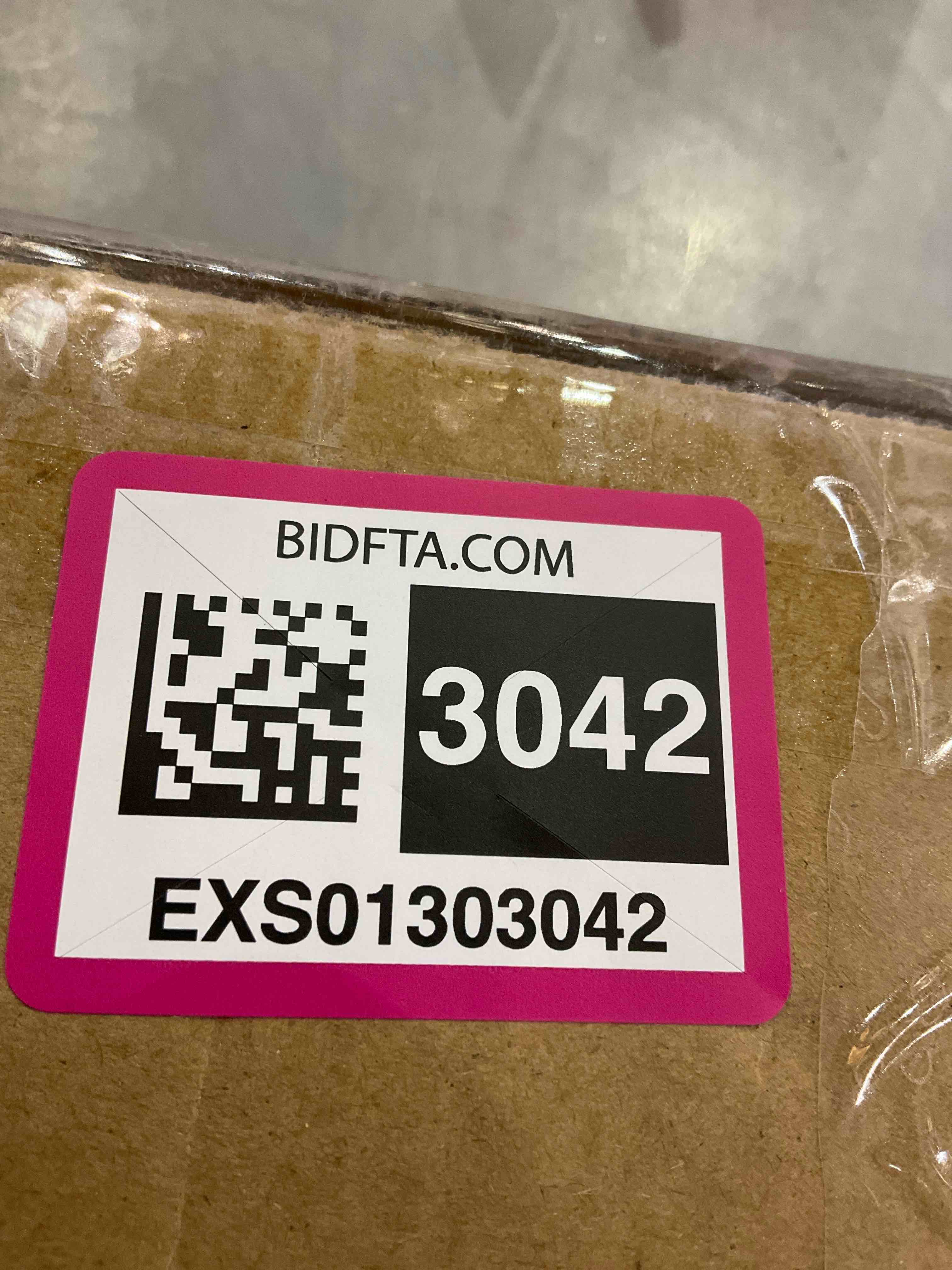 https://s3.amazonaws.com/lotting-images-prod/BargainHunt/EXS01303042_1709654663442.jpeg