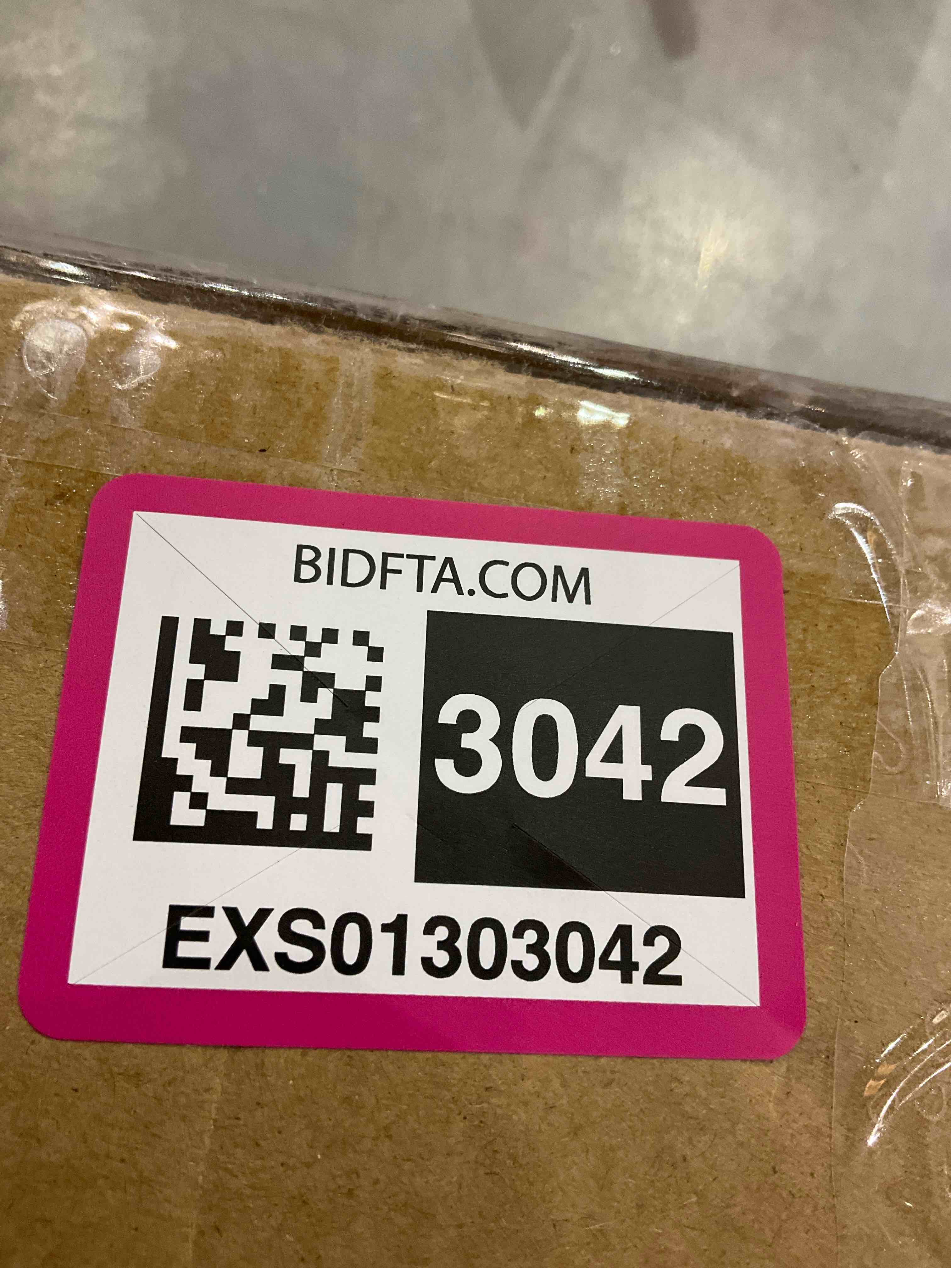 https://s3.amazonaws.com/lotting-images-prod/BargainHunt/EXS01303042_1709654664415.jpeg
