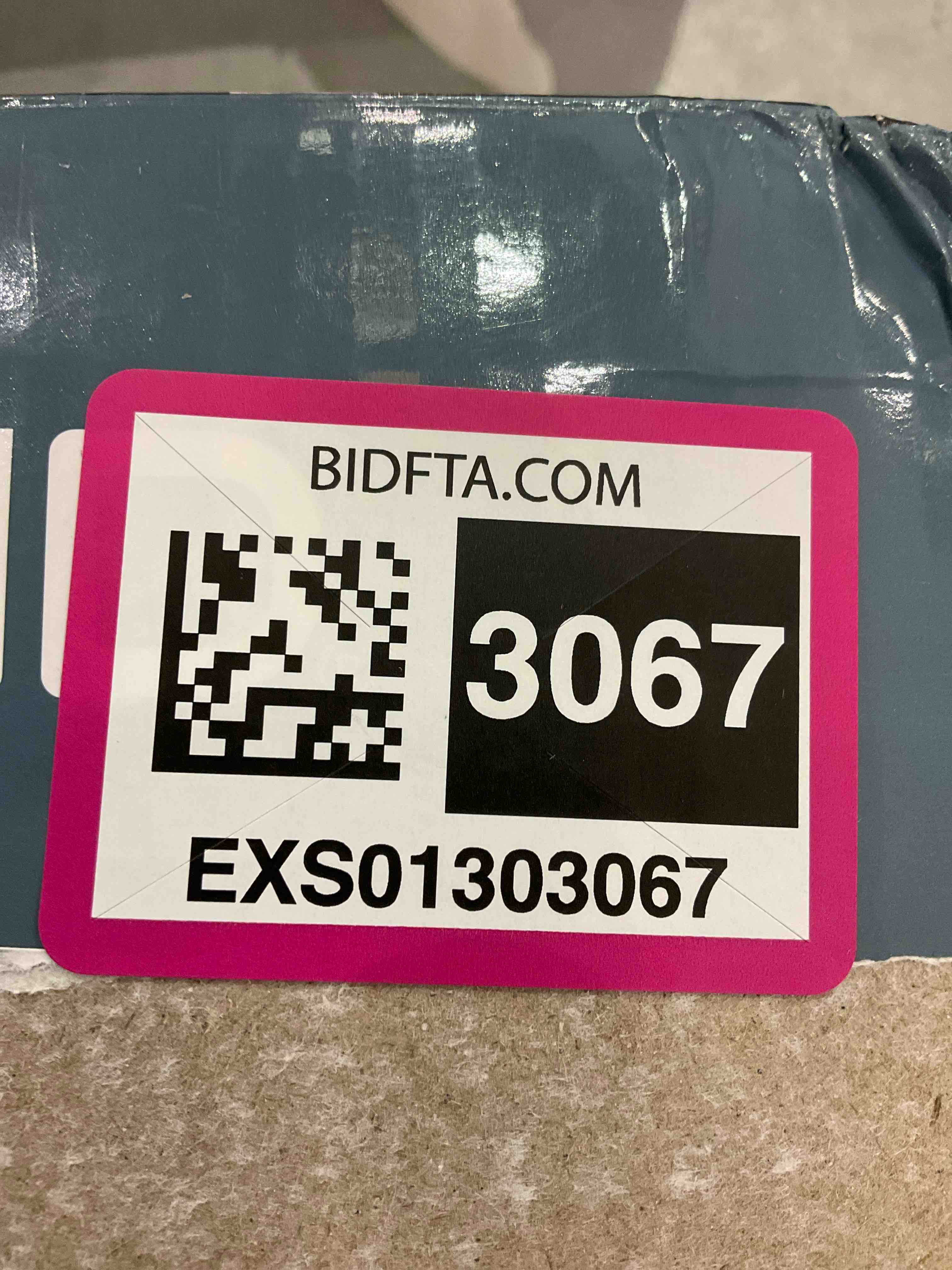 https://s3.amazonaws.com/lotting-images-prod/BargainHunt/EXS01303067_1709669038537.jpeg