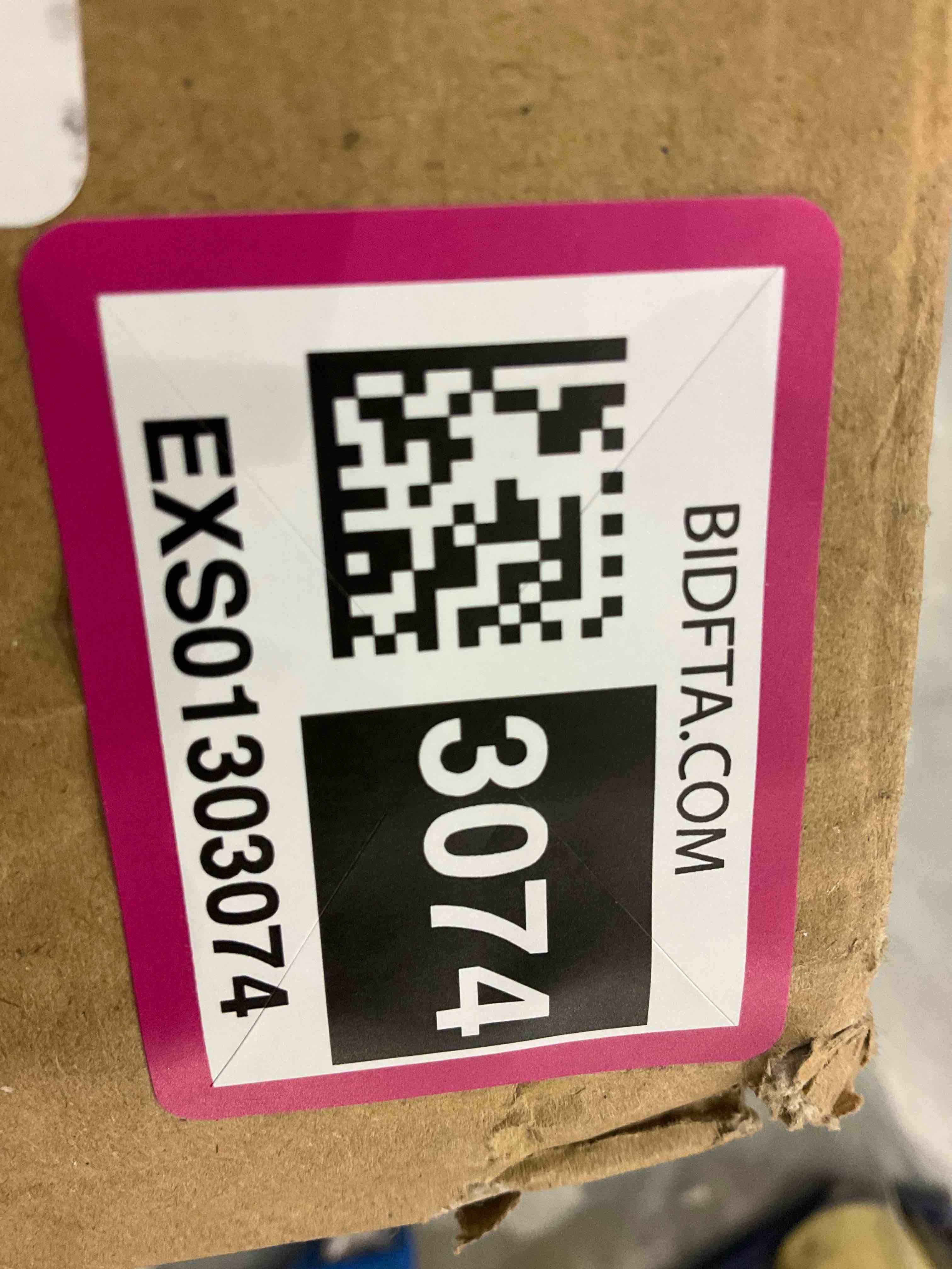 https://s3.amazonaws.com/lotting-images-prod/BargainHunt/EXS01303074_1709727160832.jpeg