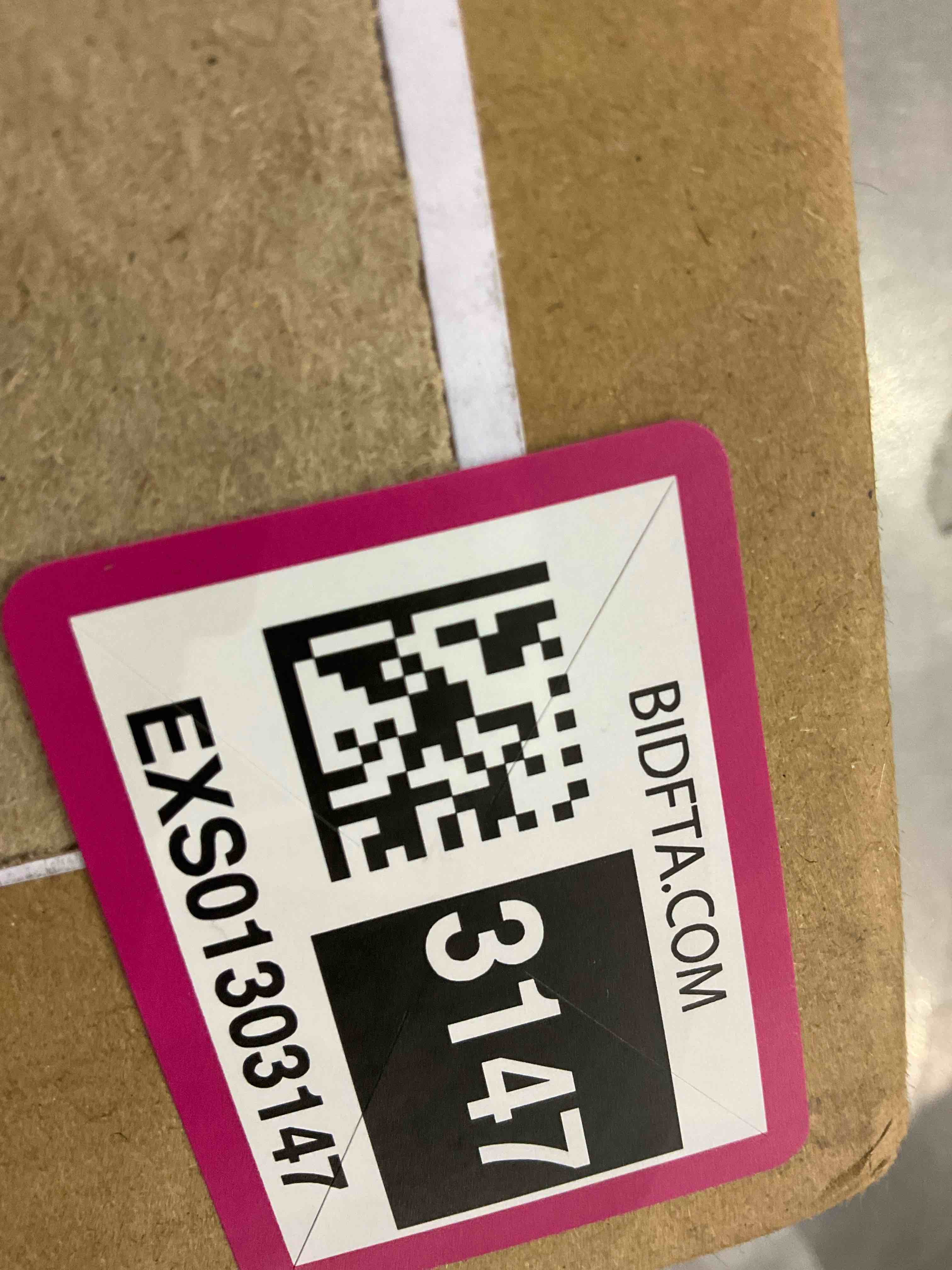 https://s3.amazonaws.com/lotting-images-prod/BargainHunt/EXS01303147_1709753708009.jpeg