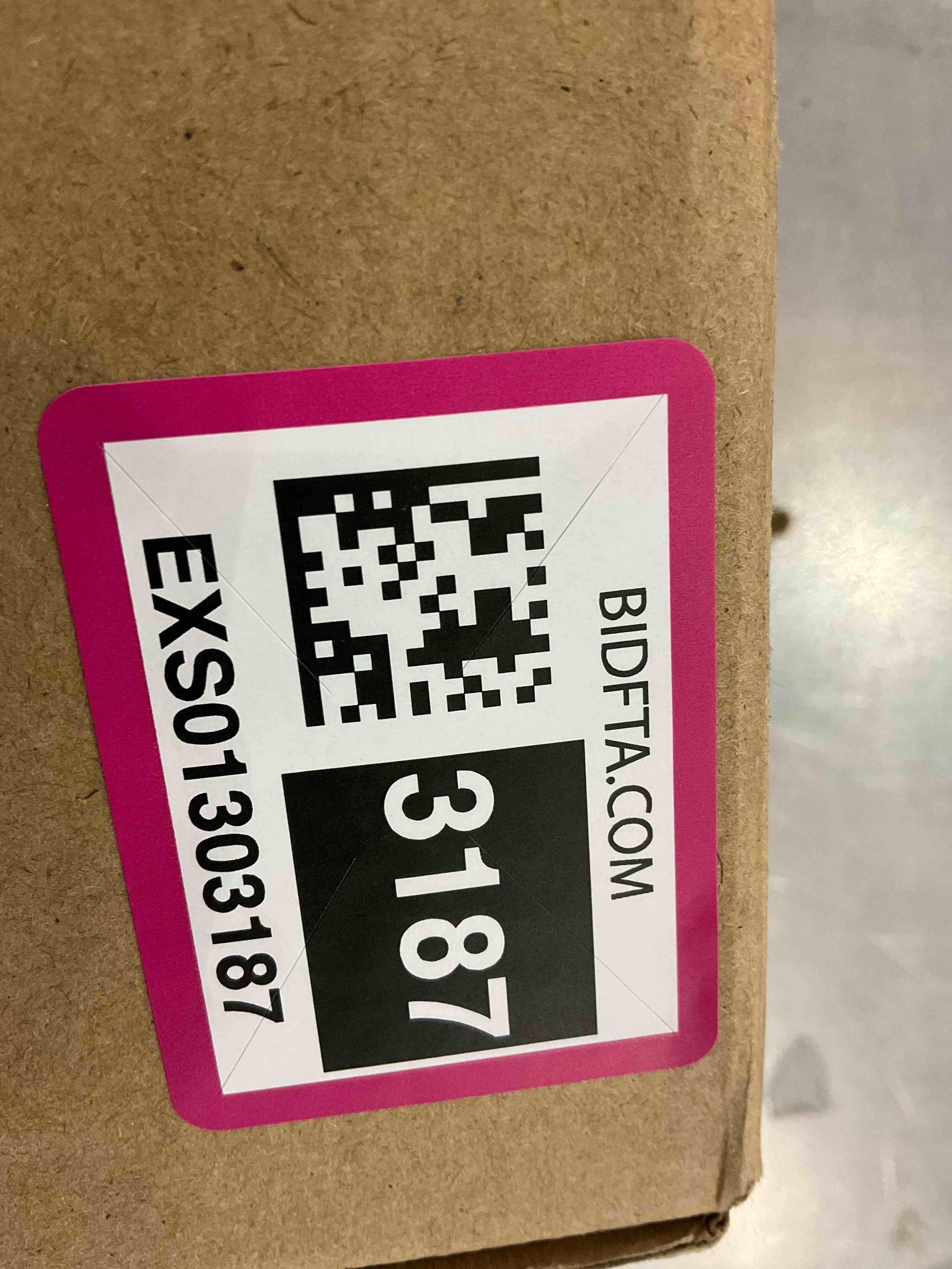 https://s3.amazonaws.com/lotting-images-prod/BargainHunt/EXS01303187_1709822683303.jpeg