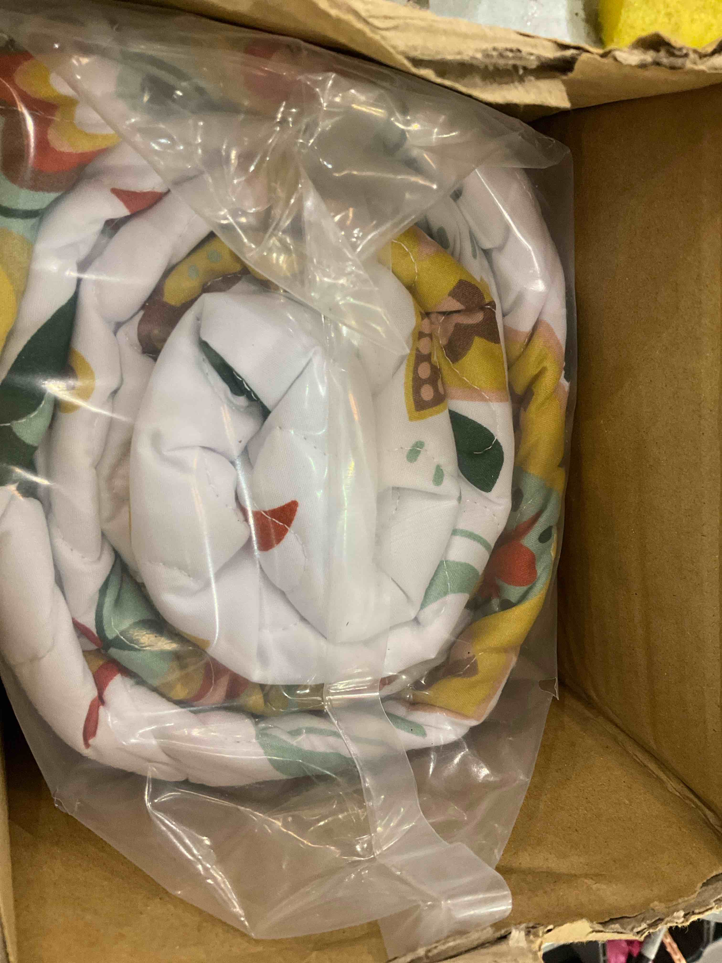 https://s3.amazonaws.com/lotting-images-prod/BargainHunt/EXS01303246_1709835193347.jpeg