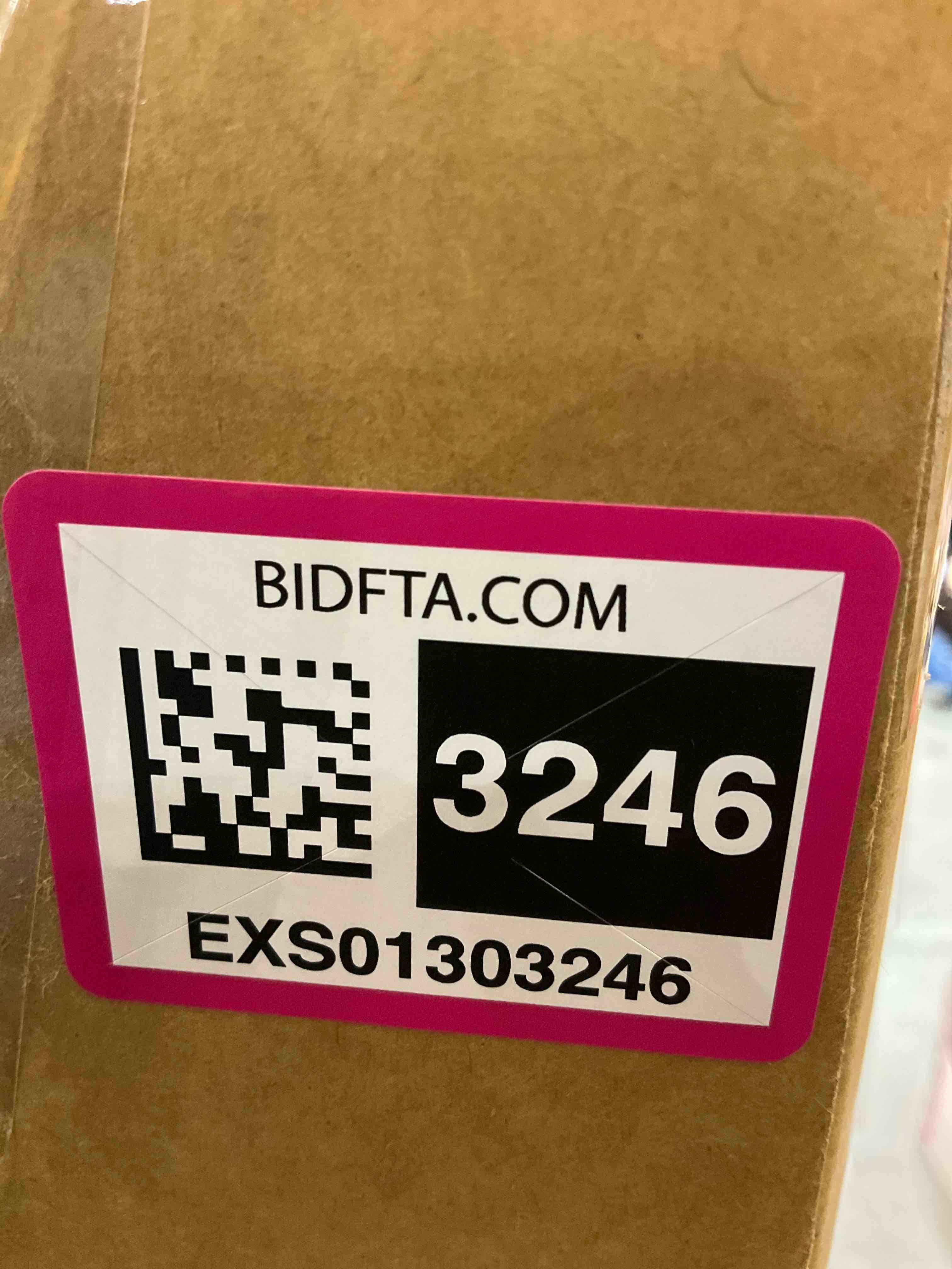 https://s3.amazonaws.com/lotting-images-prod/BargainHunt/EXS01303246_1709835271689.jpeg