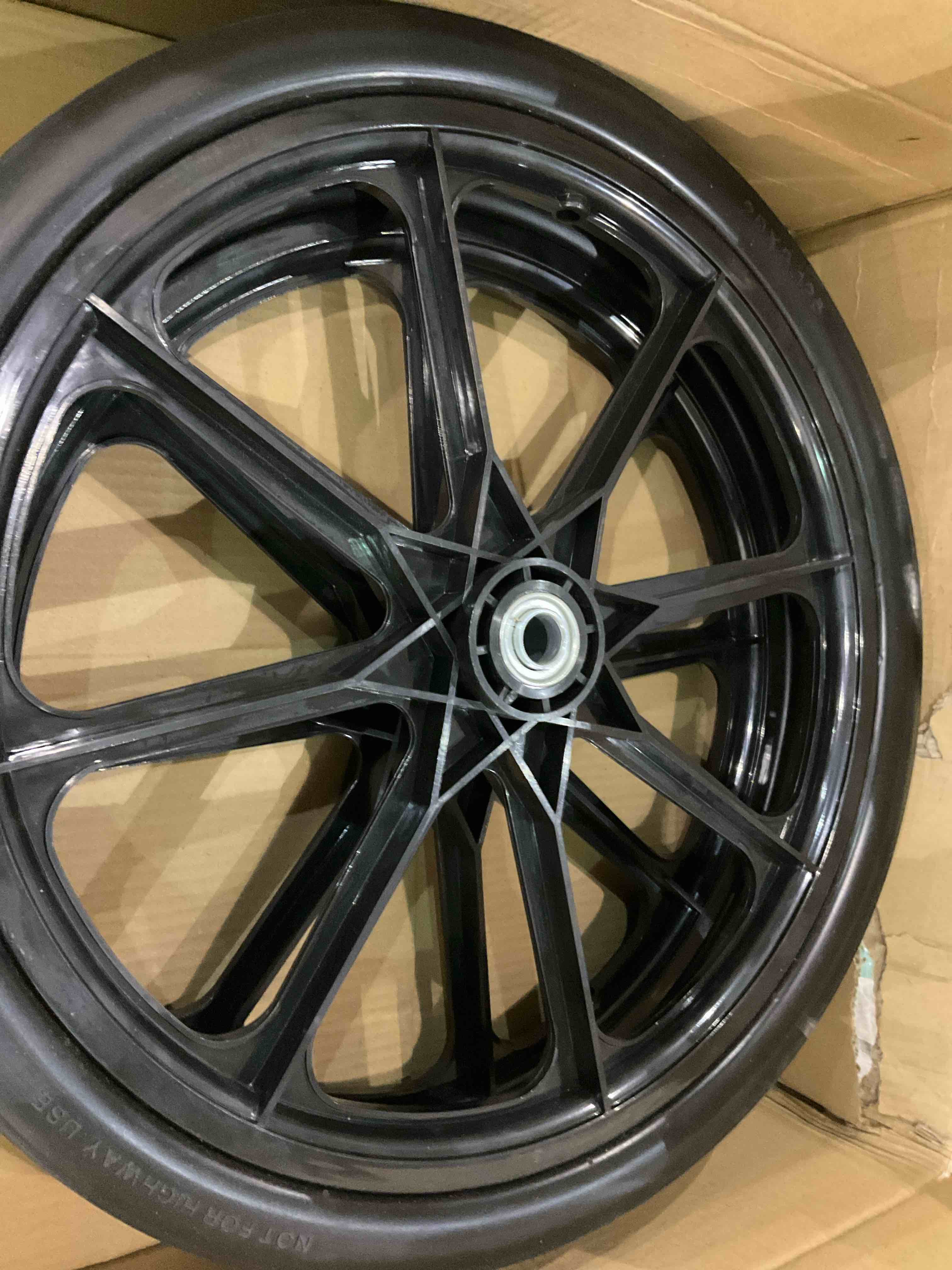 https://s3.amazonaws.com/lotting-images-prod/BargainHunt/EXS01303272_1709900467256.jpeg